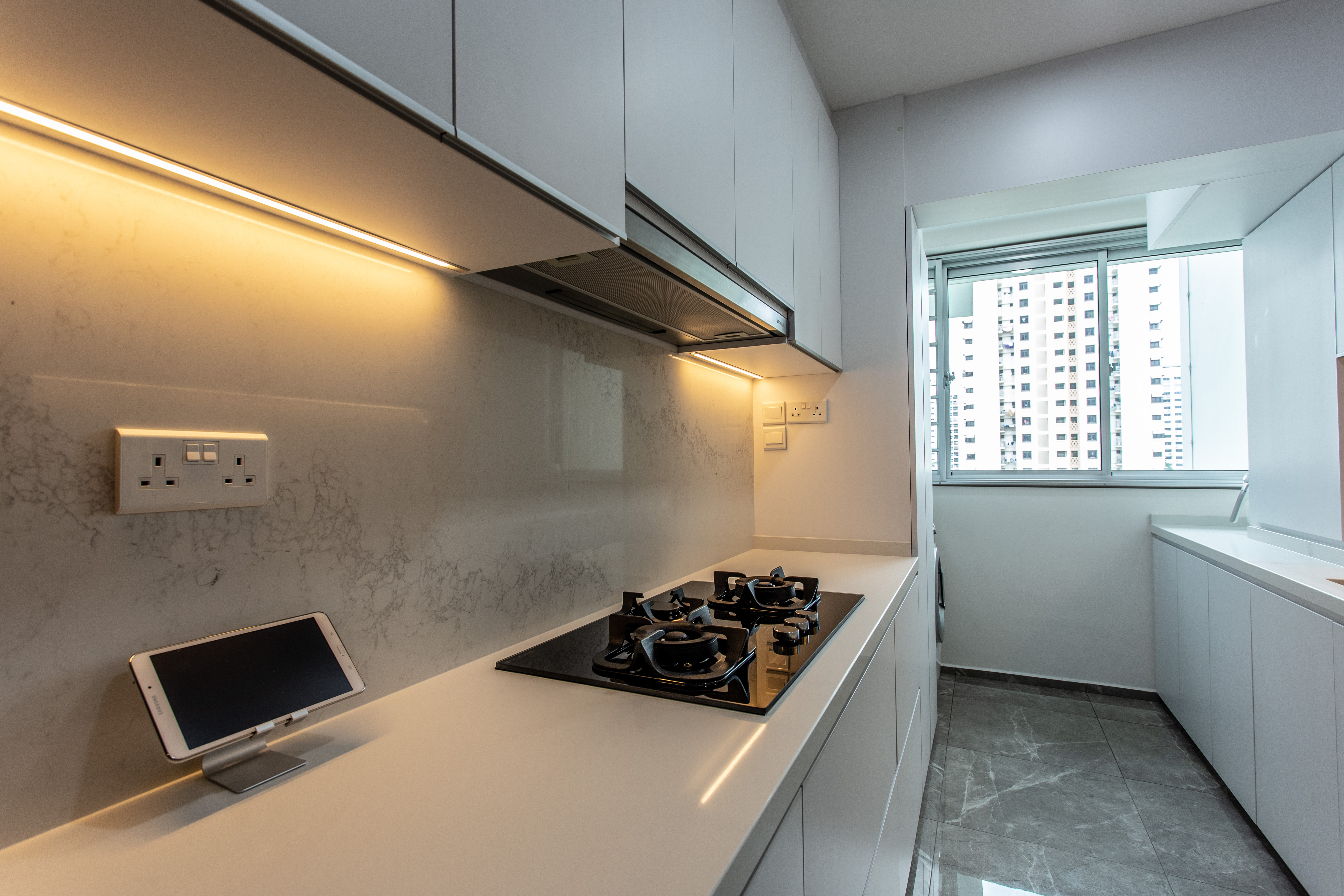 Contemporary Design - Kitchen - HDB 4 Room - Design by Ovon Design Pte Ltd