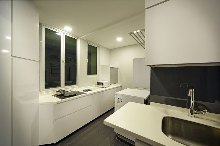 Contemporary, Modern Design - Kitchen - Condominium - Design by Pavillion Creation Pte Ltd