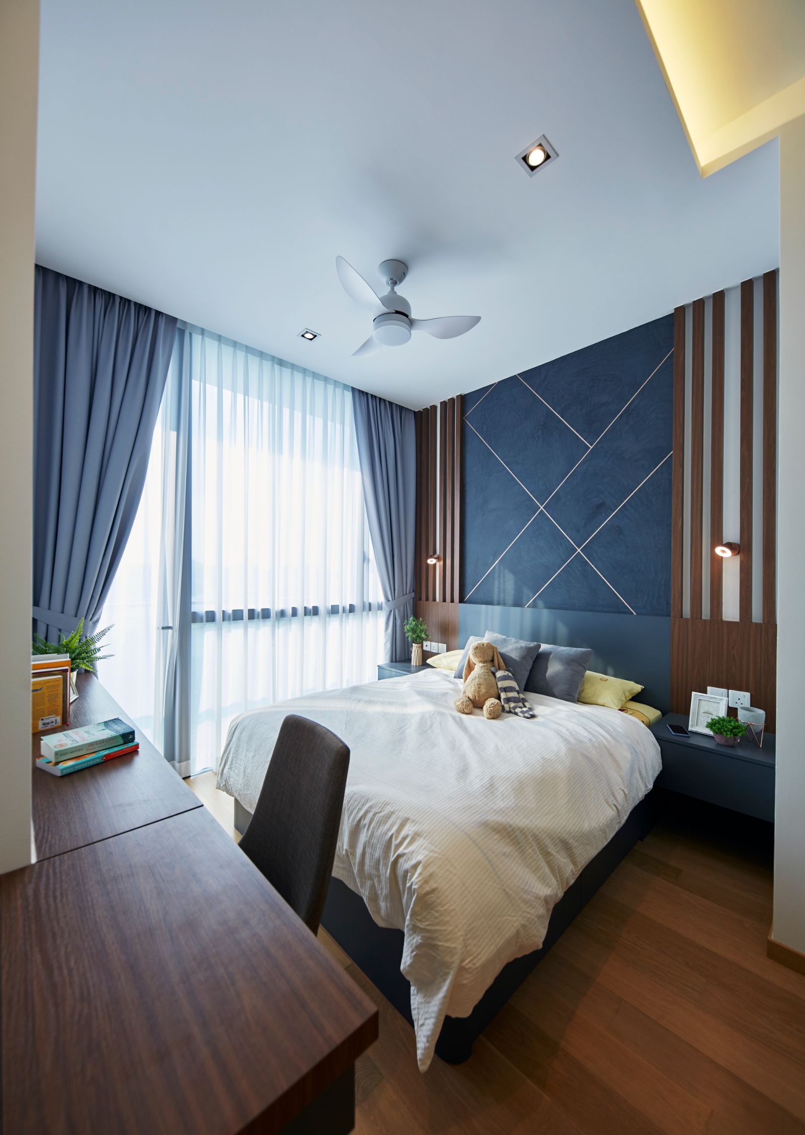 Contemporary, Modern Design - Bedroom - Condominium - Design by Plus Interior Studio Pte Ltd