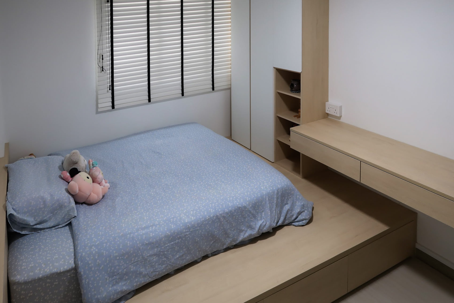 Minimalist Design - Bedroom - HDB 5 Room - Design by PHD Posh Home Design Pte Ltd