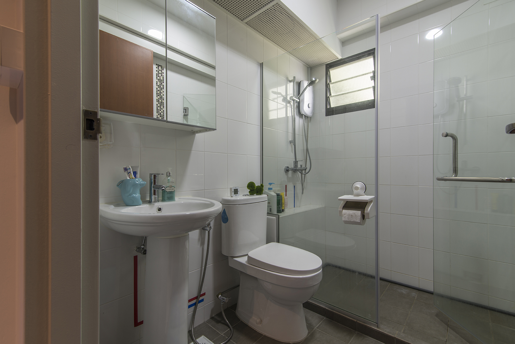 Contemporary Design - Bathroom - HDB 4 Room - Design by Promax Design Pte Ltd