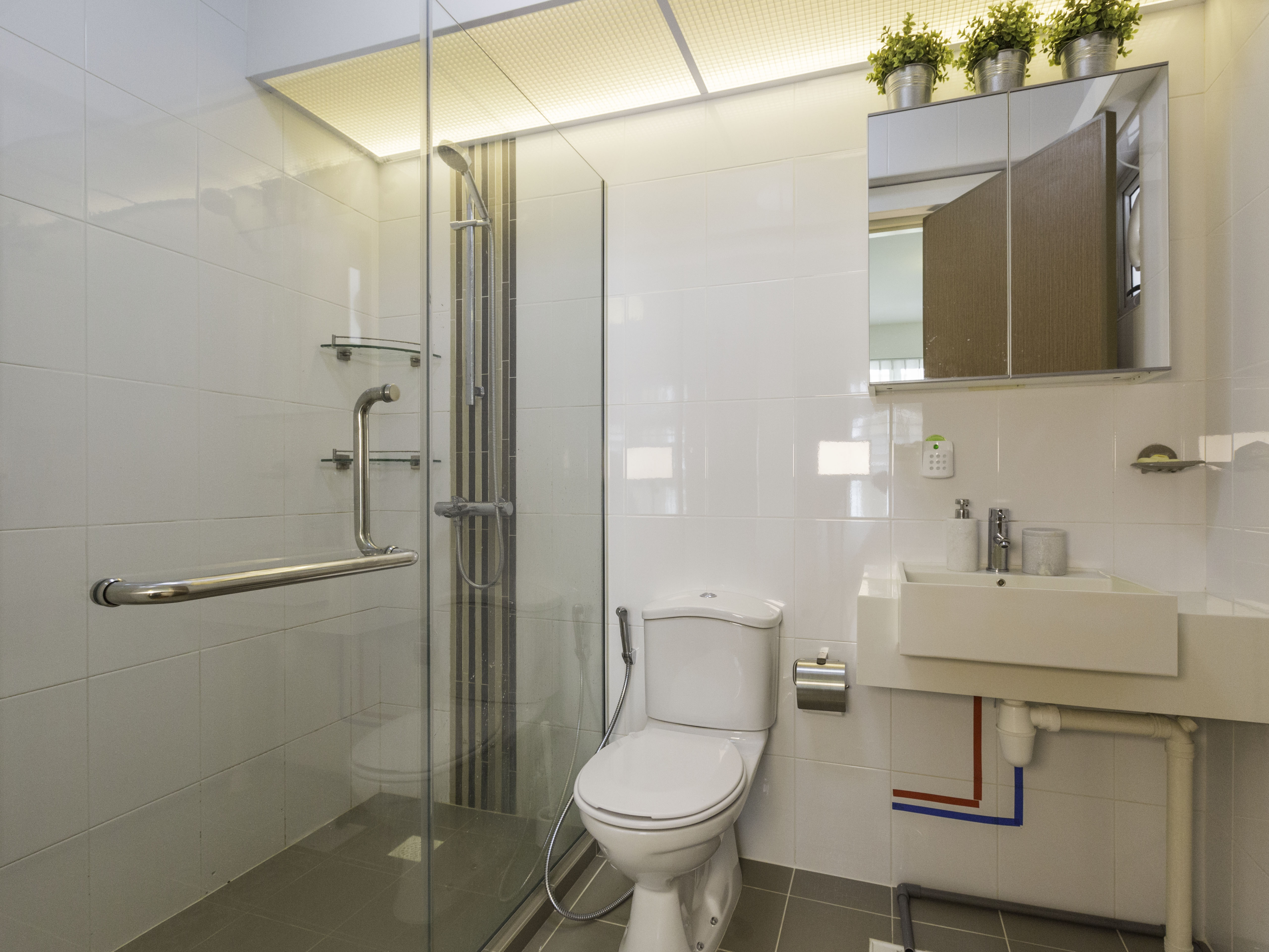 Contemporary, Modern Design - Bathroom - HDB 4 Room - Design by Quirky Haus Pte Ltd