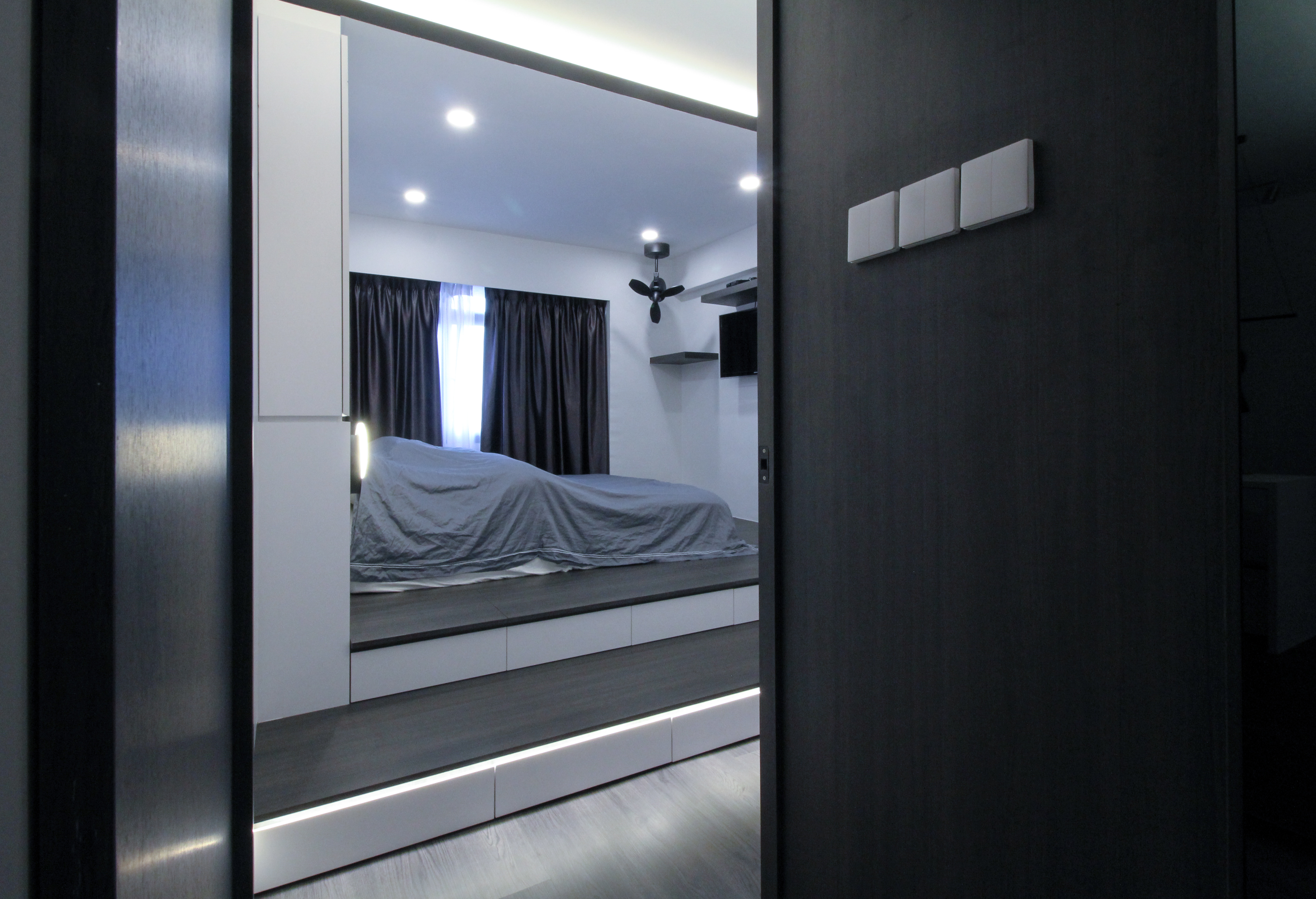 Contemporary, Minimalist, Modern Design - Bedroom - HDB 4 Room - Design by Sense & Semblance Pte Ltd