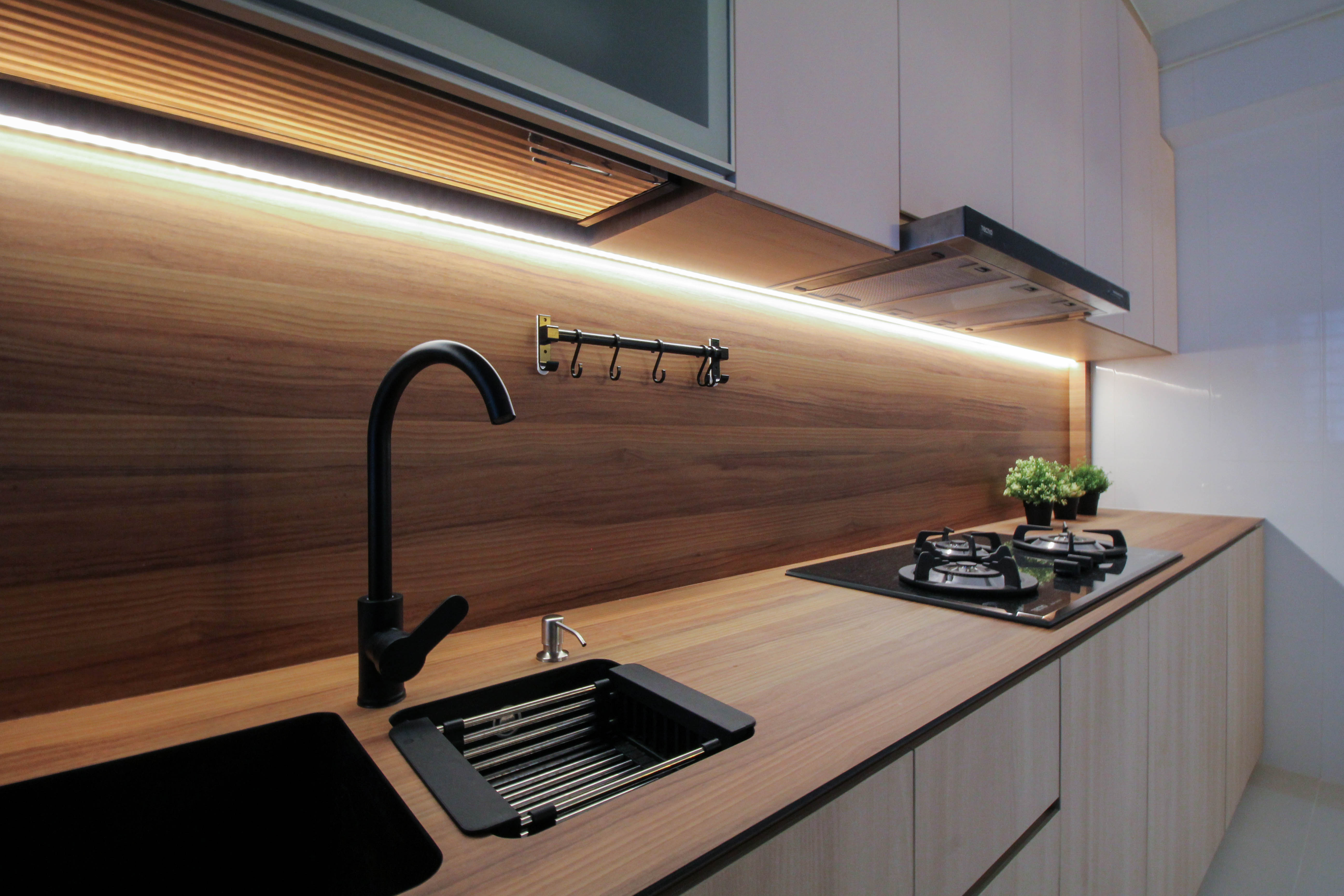 Contemporary Design - Kitchen - HDB 4 Room - Design by Sense & Semblance Pte Ltd
