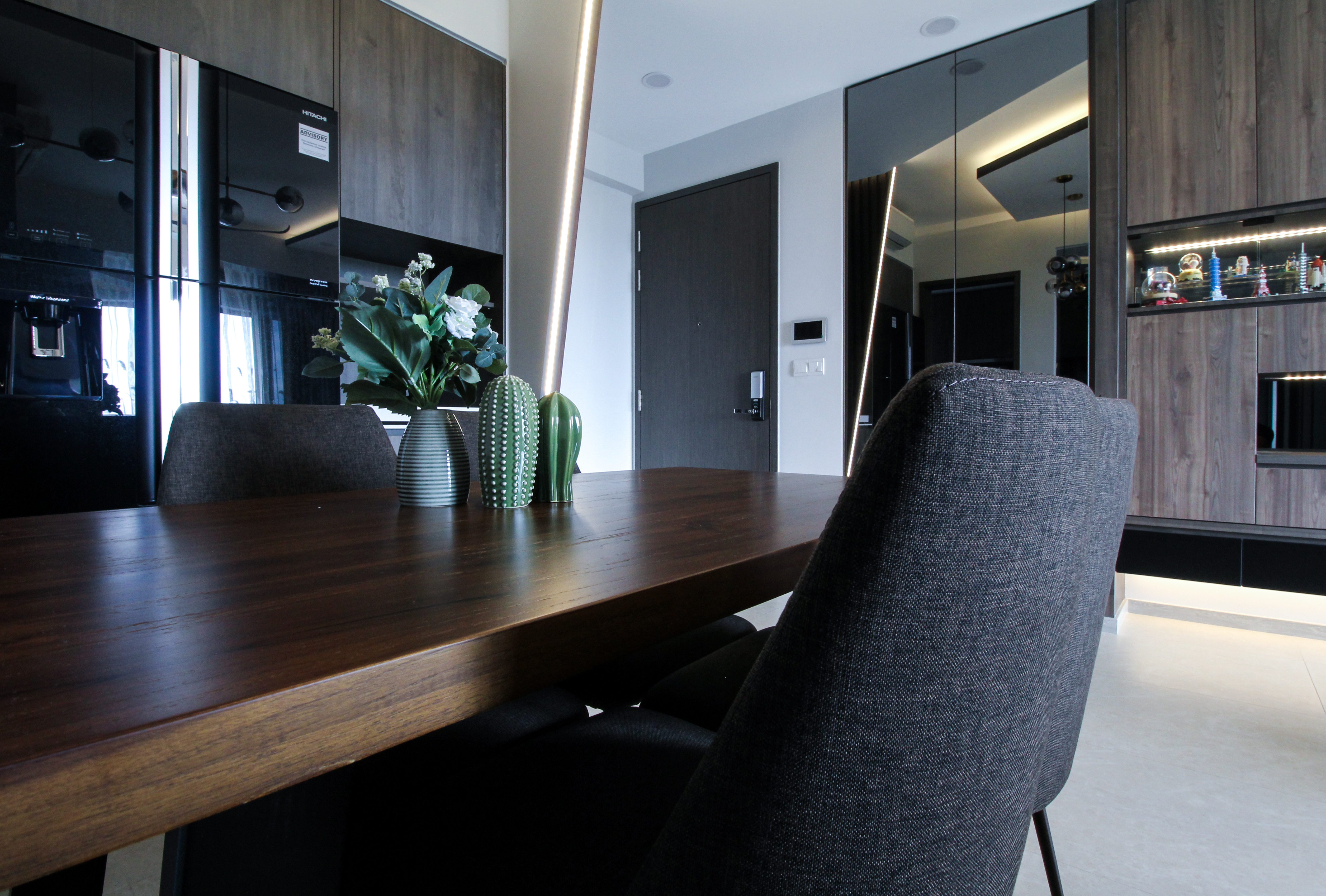 Contemporary, Modern Design - Dining Room - Condominium - Design by Sense & Semblance Pte Ltd