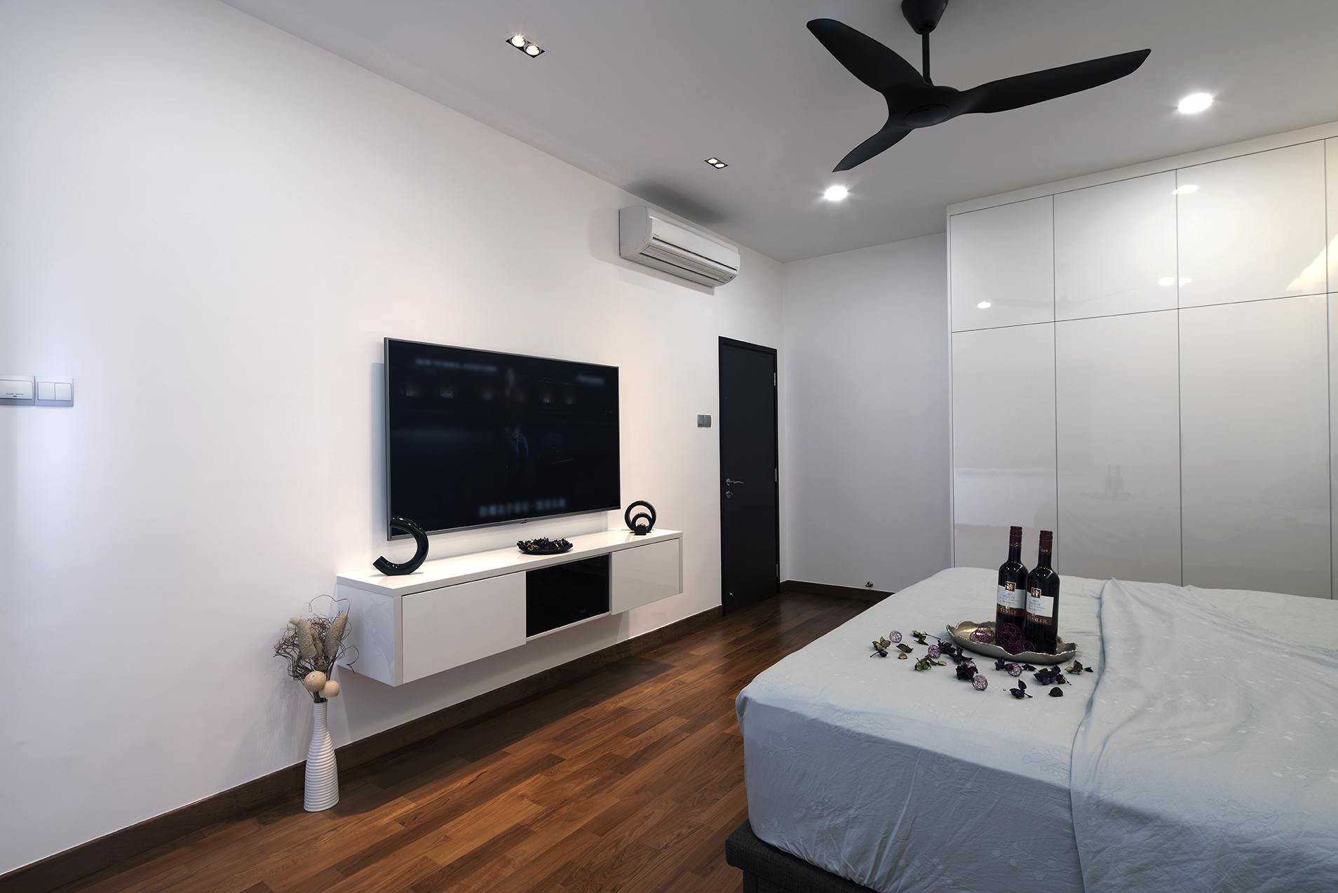 Modern Design - Bedroom - Landed House - Design by Six Dimension Design & Decor Pte Ltd