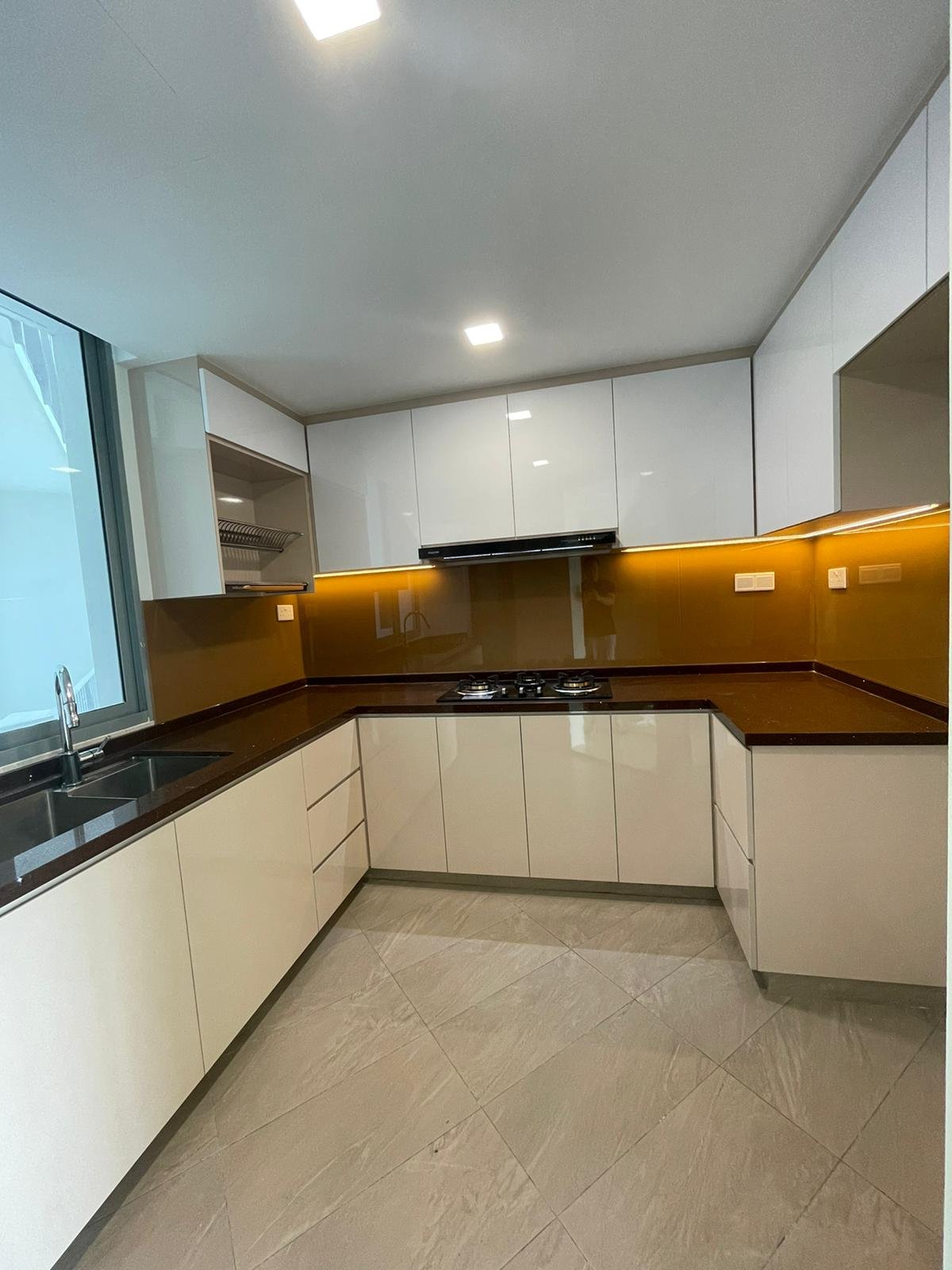 Modern Design - Kitchen - Condominium - Design by Six Dimension Design & Decor Pte Ltd