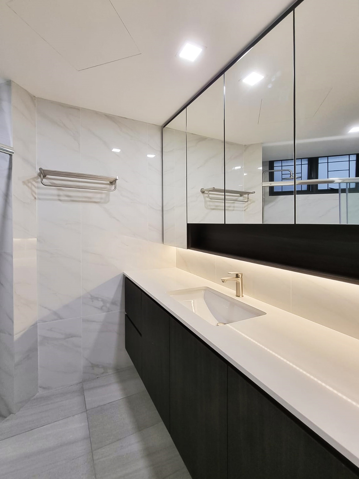 Modern Design - Bathroom - Condominium - Design by Sky Creation