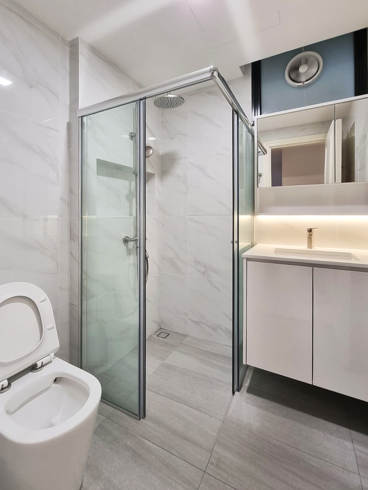 Modern Design - Bathroom - Condominium - Design by Sky Creation