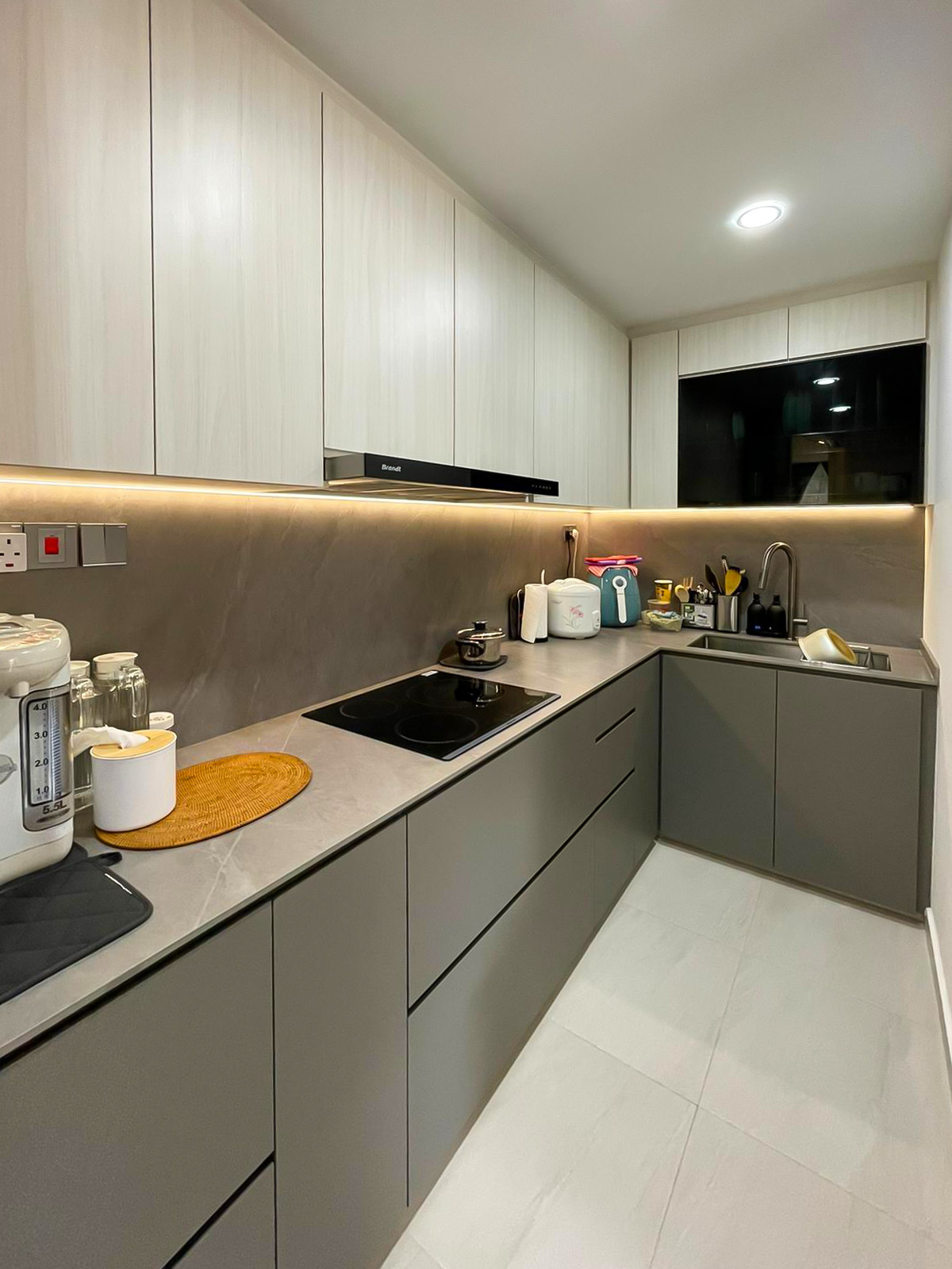 Modern Design - Kitchen - Condominium - Design by Sky Creation