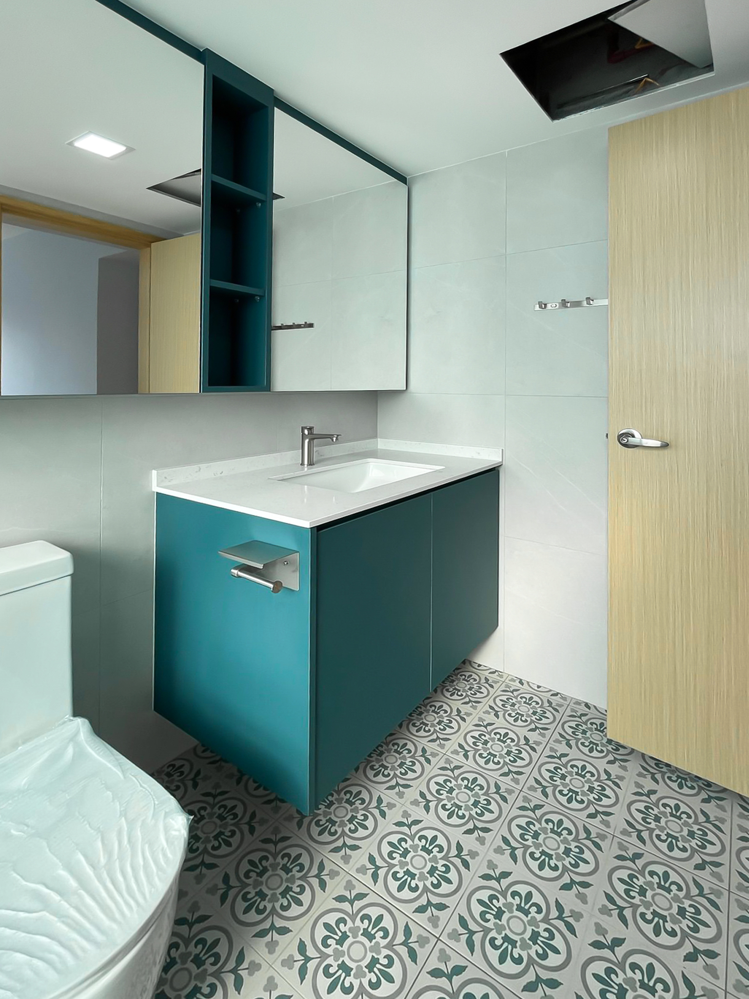 Scandinavian Design - Bathroom - Condominium - Design by Sky Creation