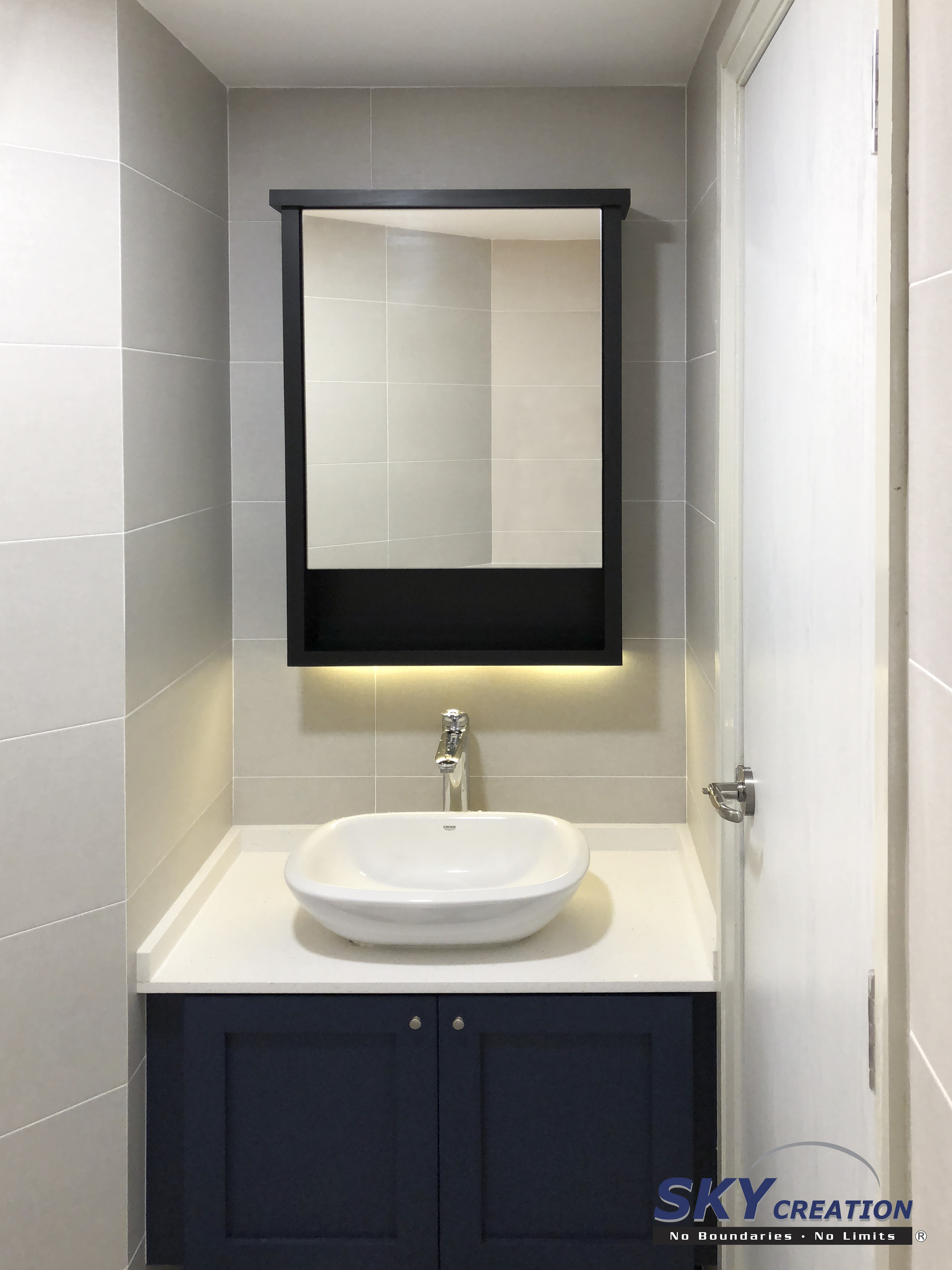 Modern Design - Bathroom - Condominium - Design by Sky Creation