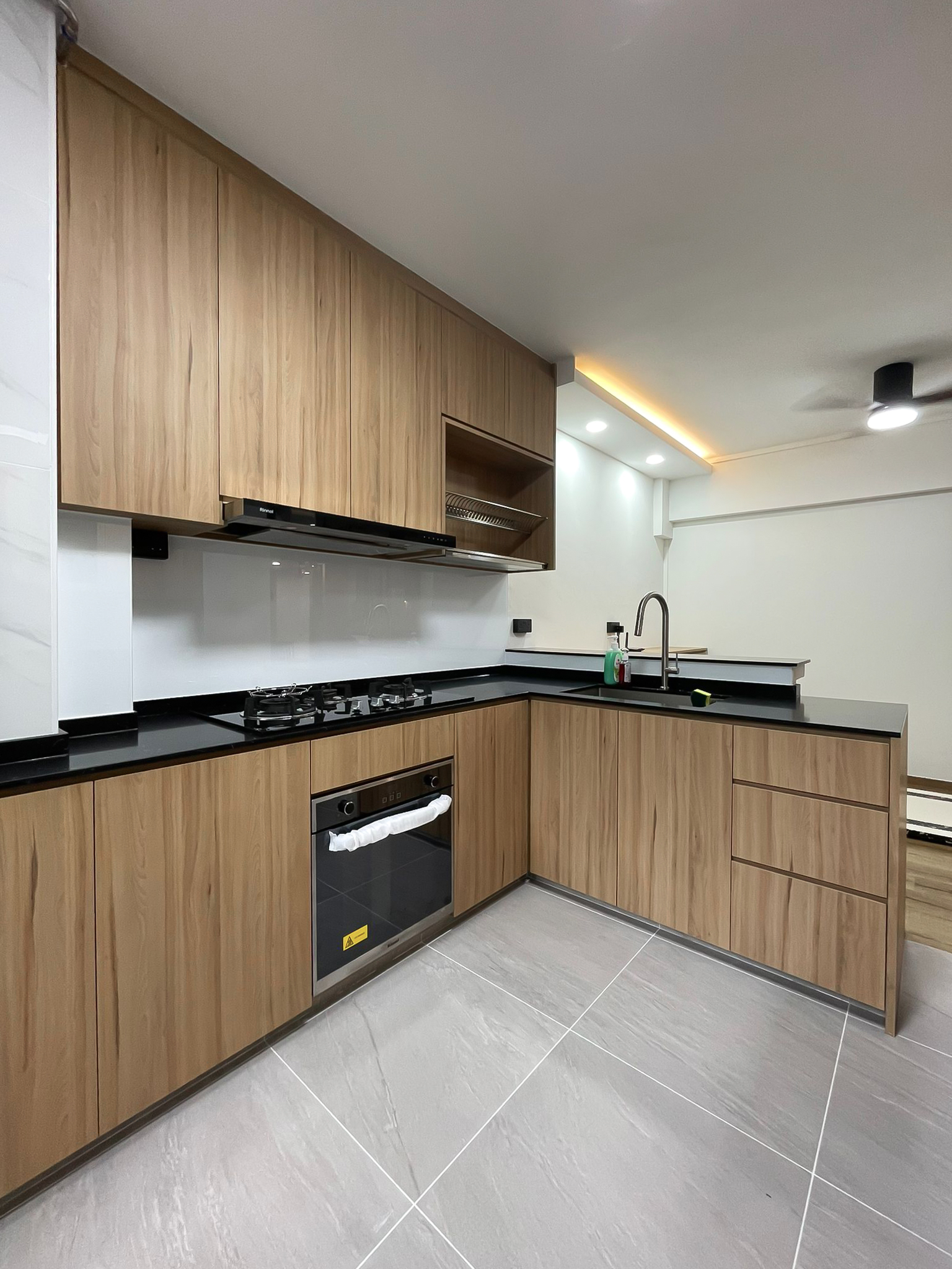 Scandinavian Design - Kitchen - HDB Executive Apartment - Design by Sky Creation