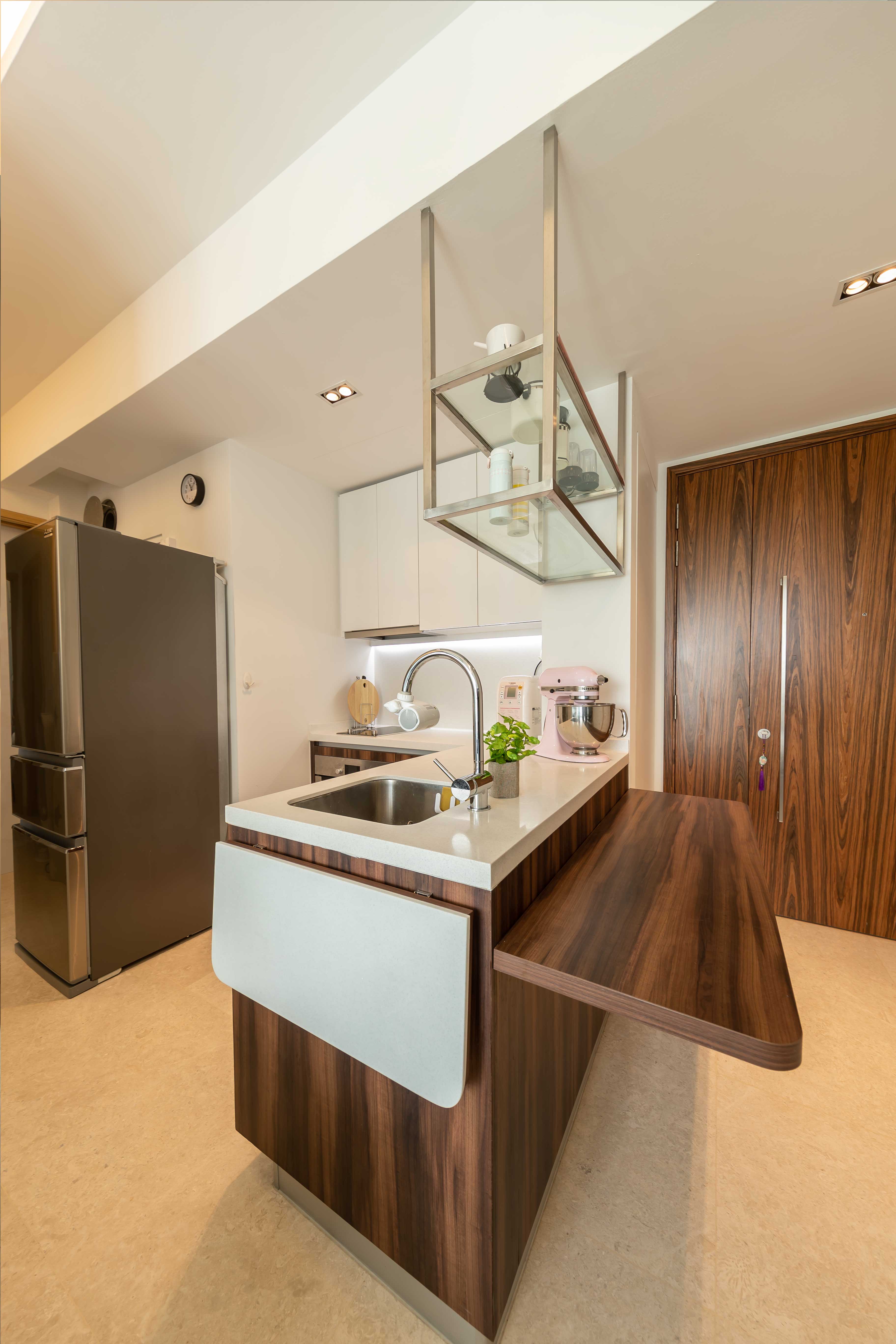 Modern Design - Dining Room - Condominium - Design by Space Vision Design Pte Ltd