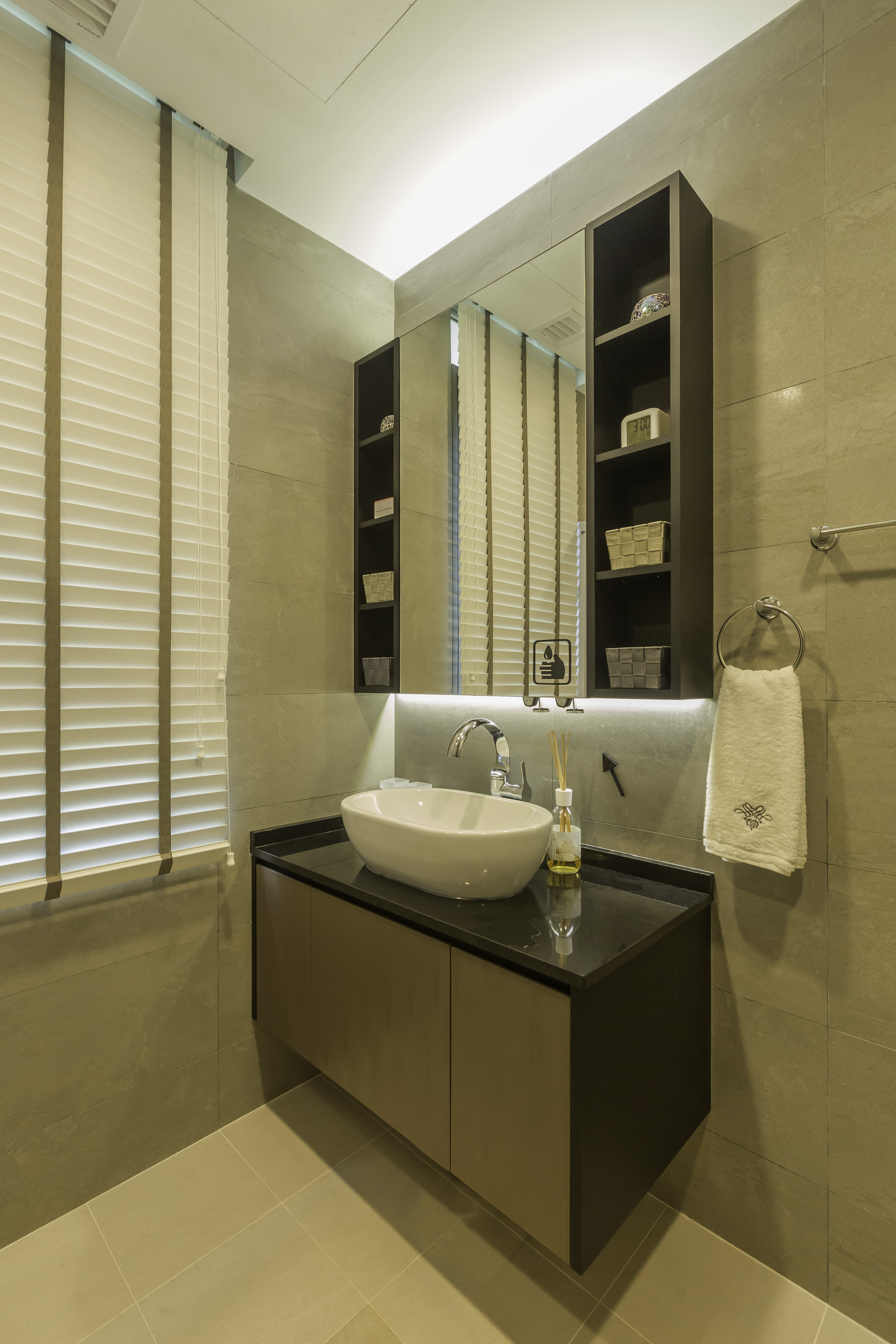 Modern Design - Bathroom - Condominium - Design by Spacious Planners Pte Ltd