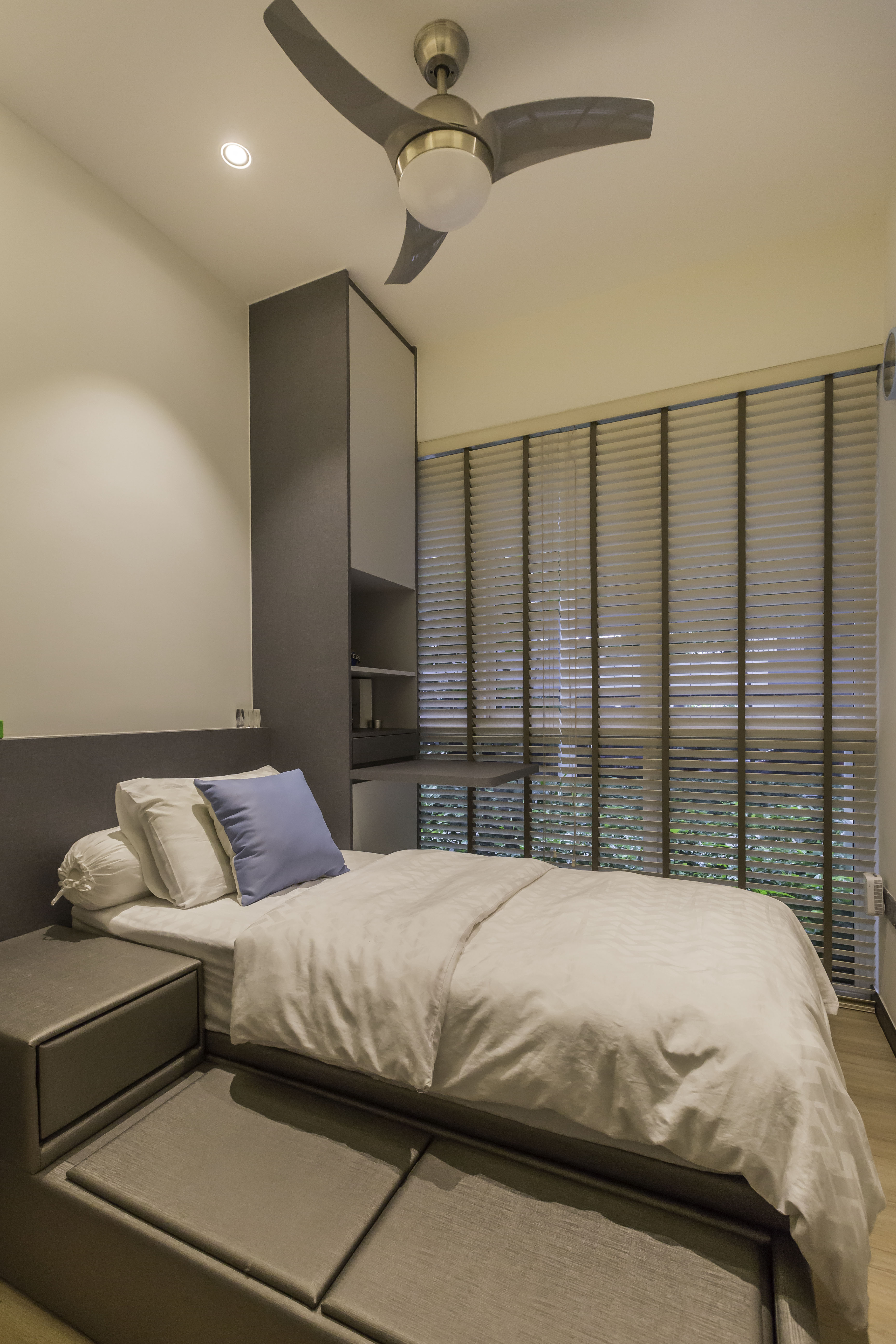 Modern Design - Bedroom - Condominium - Design by Spacious Planners Pte Ltd