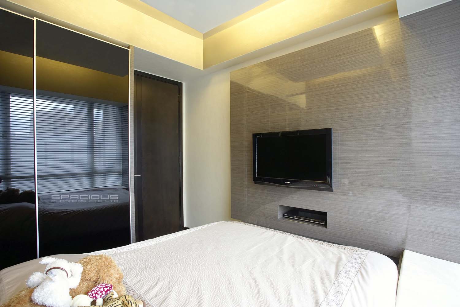 Contemporary, Modern Design - Bedroom - Condominium - Design by Spacious Planners Pte Ltd