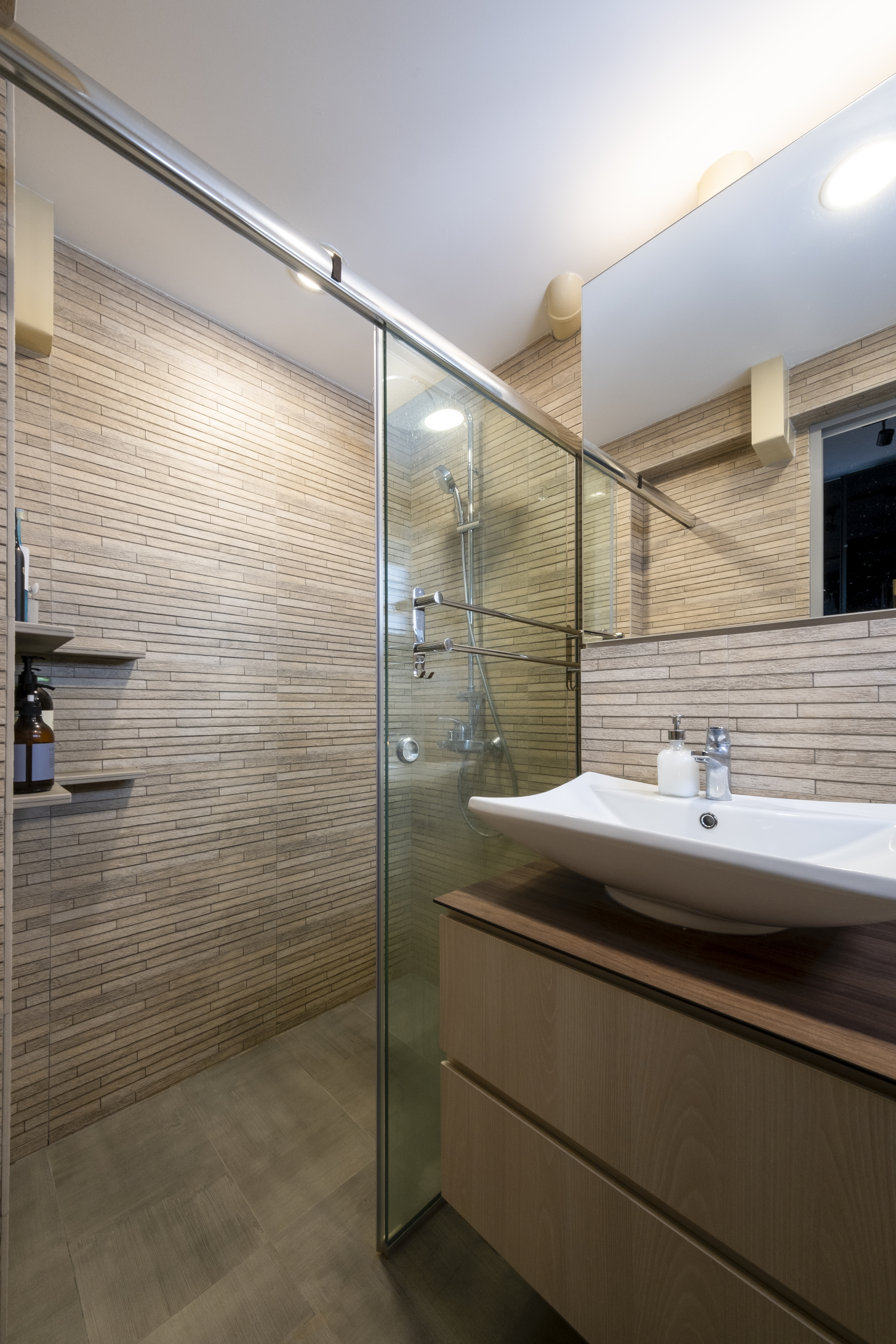 Modern Design - Bathroom - HDB 5 Room - Design by Starry Homestead Pte Ltd