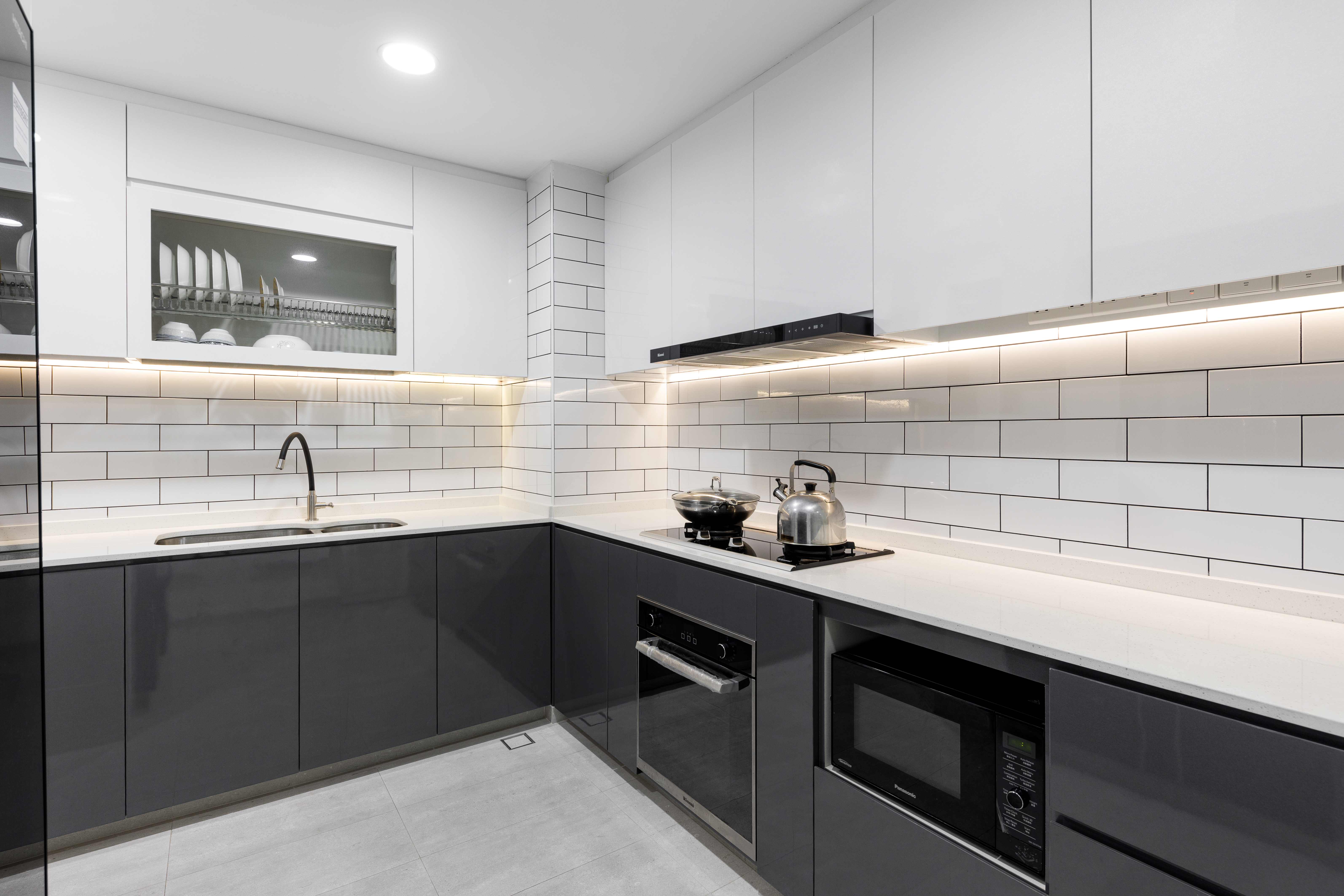 Modern, Victorian Design - Kitchen - Condominium - Design by Starry Homestead Pte Ltd