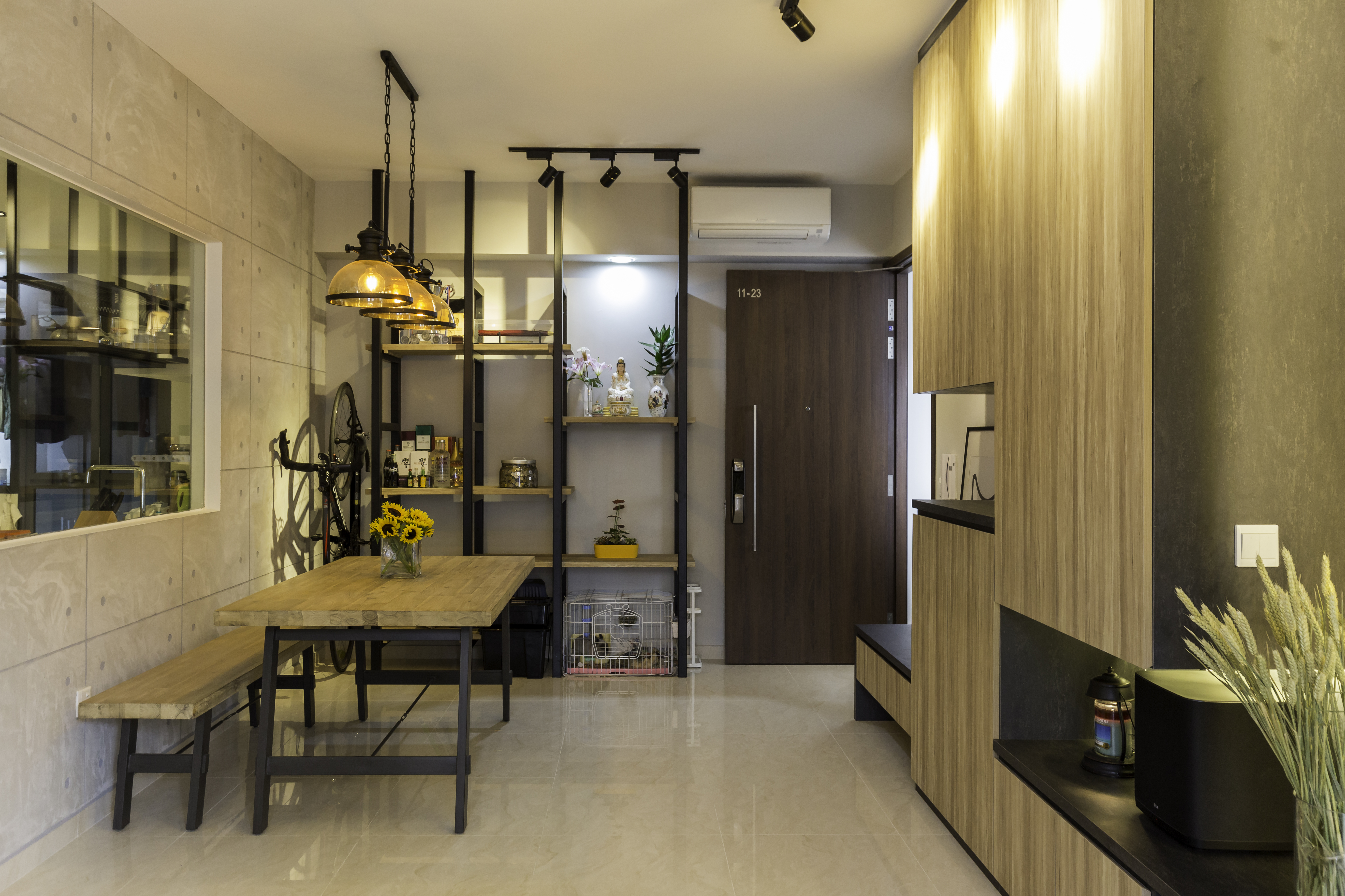 Industrial Design - Dining Room - Condominium - Design by Starry Homestead Pte Ltd