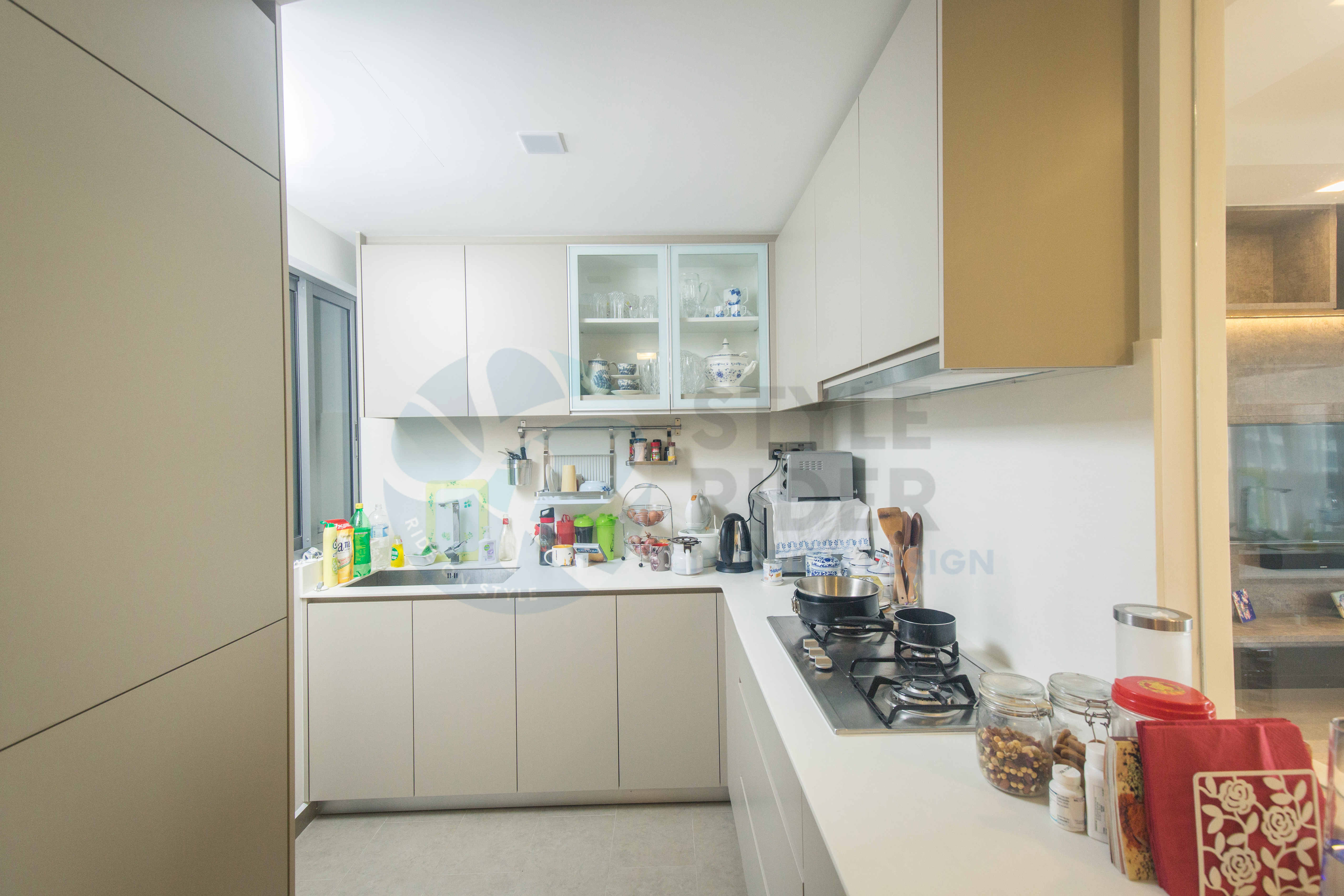 Modern Design - Kitchen - Condominium - Design by Stylerider Pte Ltd