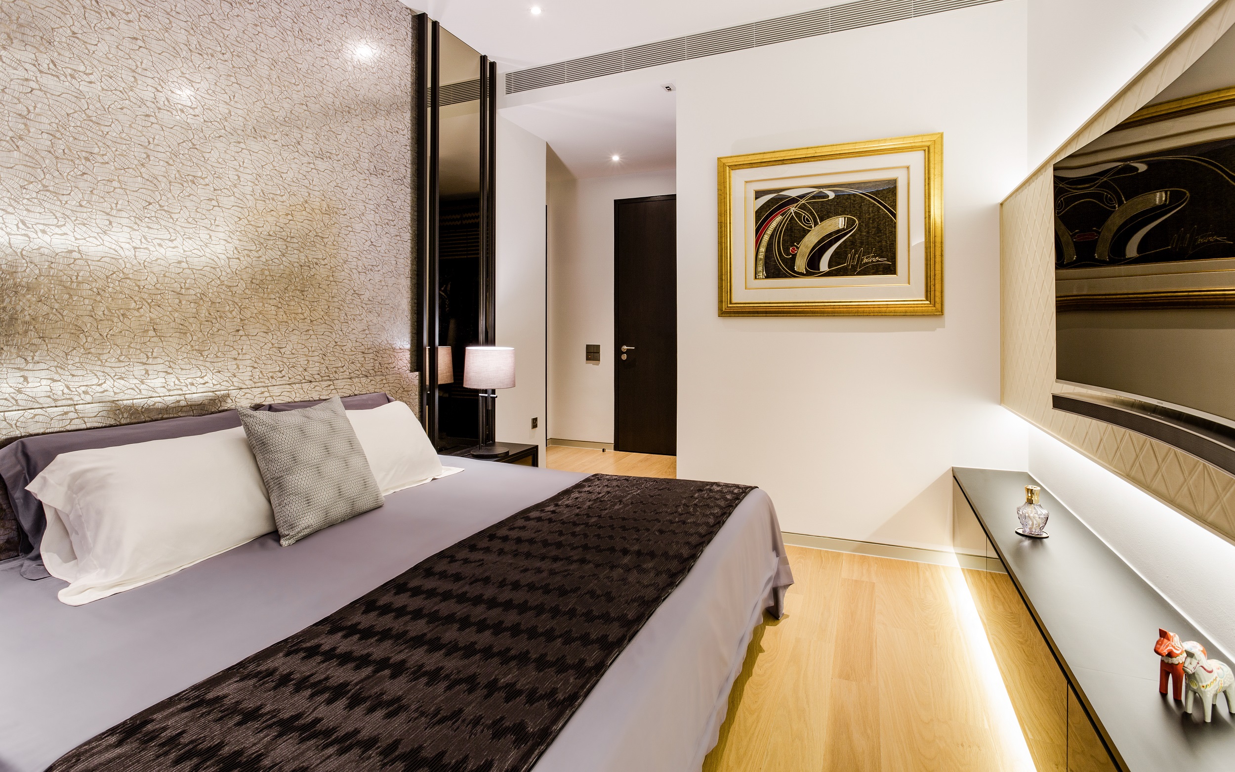 Contemporary, Modern Design - Bedroom - Condominium - Design by Summerhaus D'zign Pte Ltd