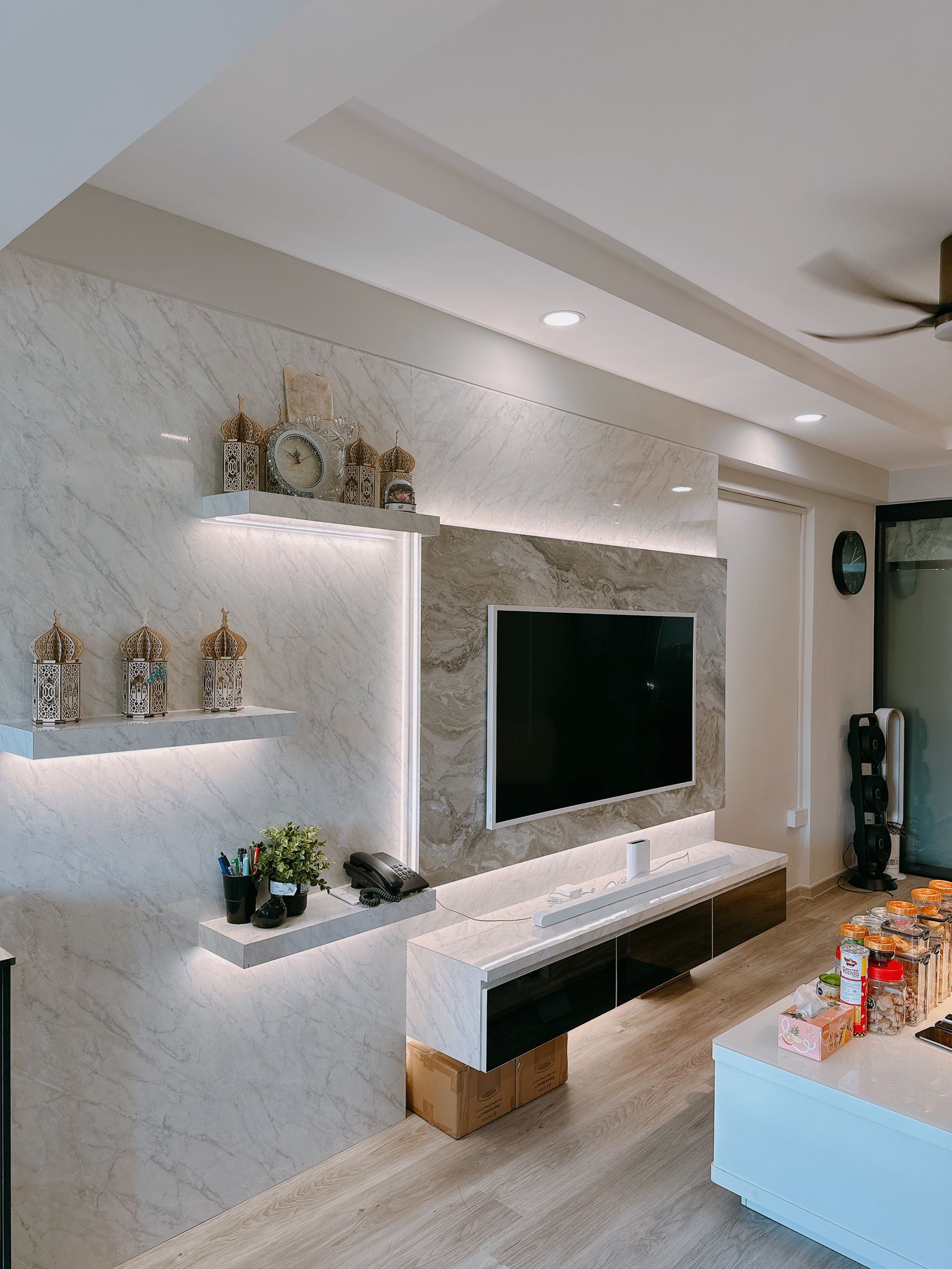 Modern Design - Living Room - HDB 3 Room - Design by Supreme Houzz Design