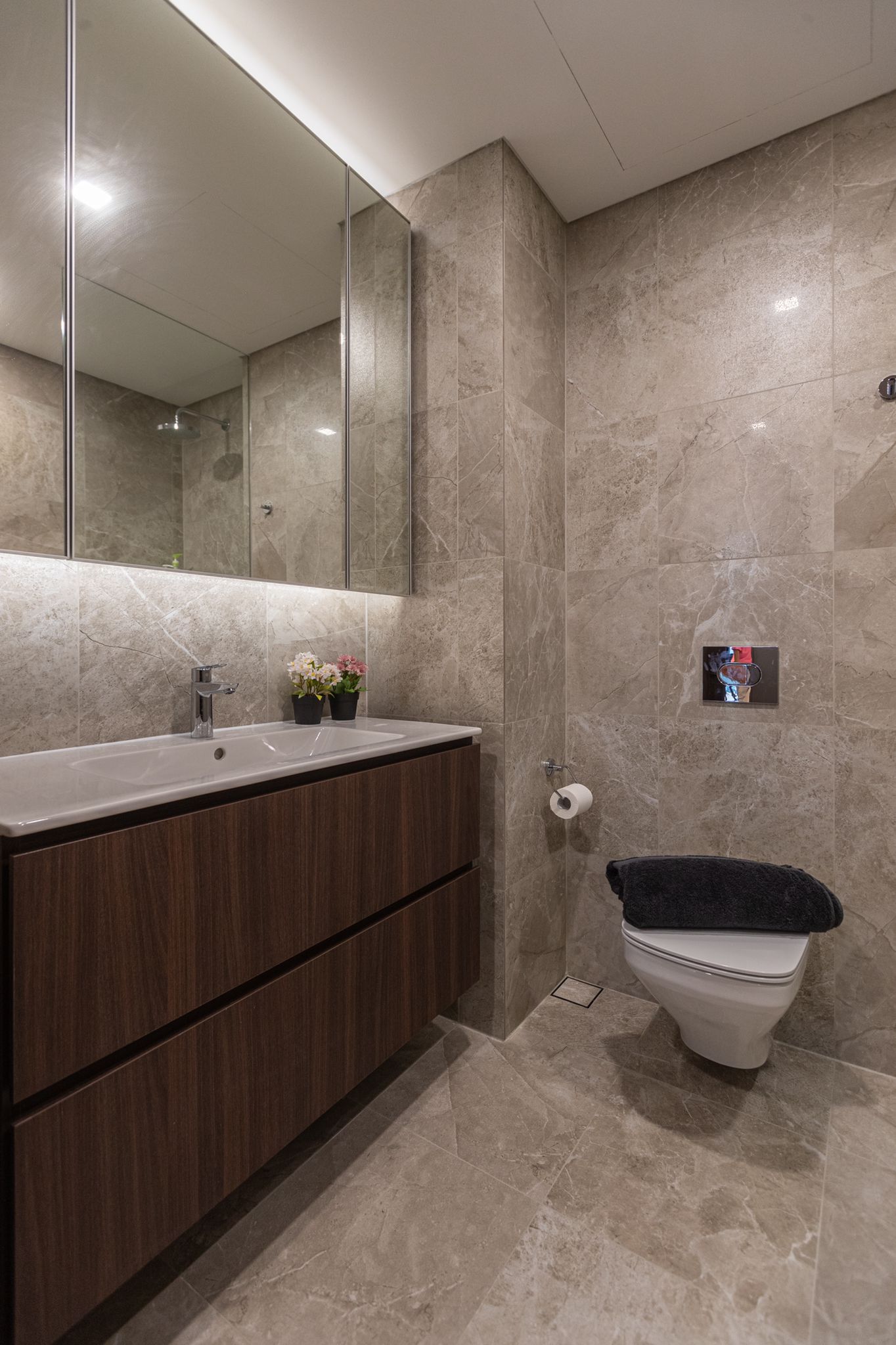 Modern Design - Bathroom - Condominium - Design by Swiss Interior Design Pte Ltd