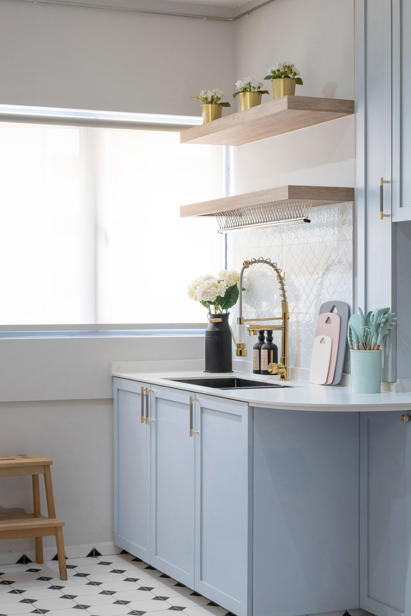 Modern, Victorian Design - Kitchen - HDB 5 Room - Design by The Alchemists Design