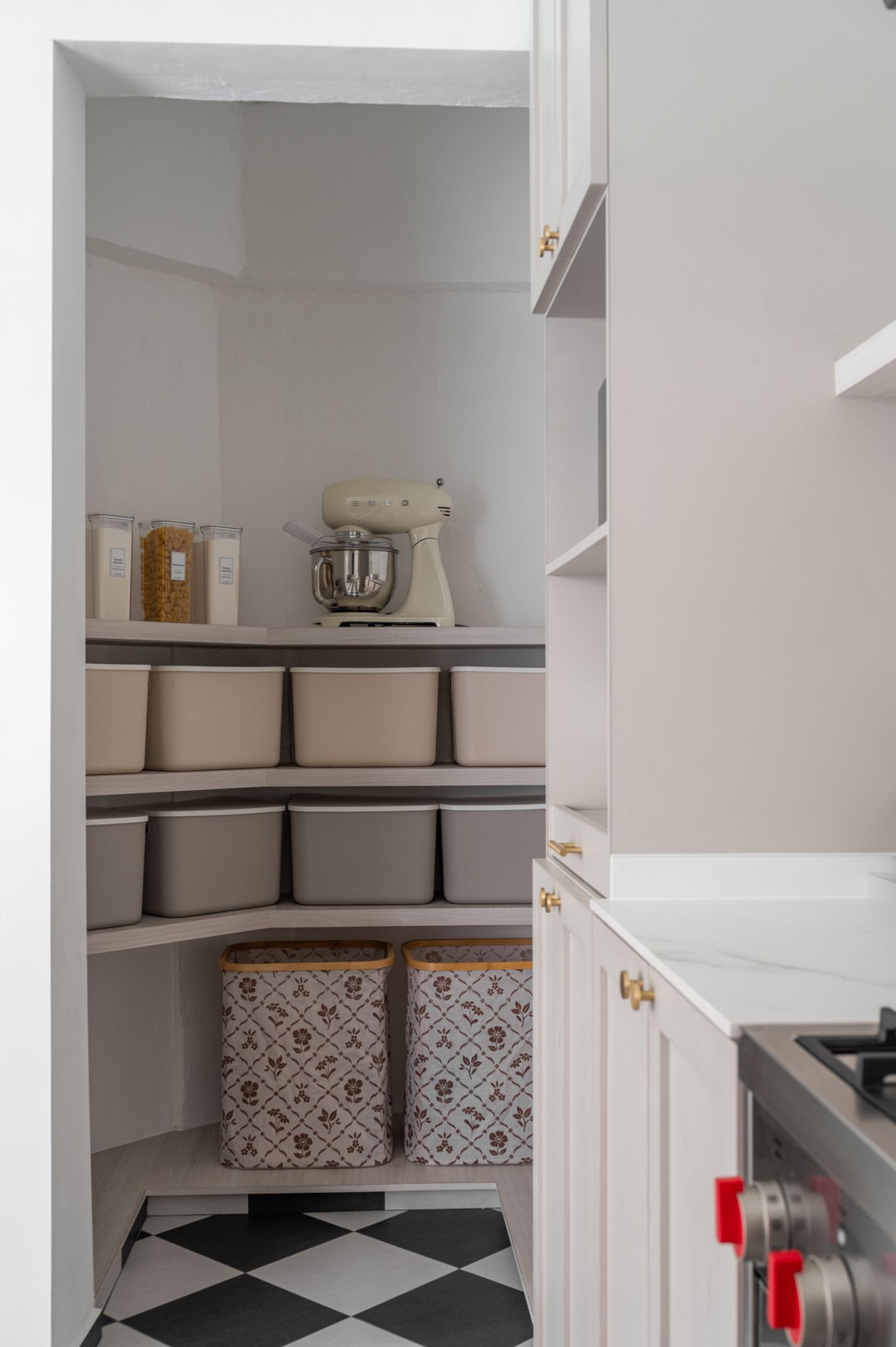 Modern, Victorian Design - Kitchen - HDB 5 Room - Design by The Alchemists Design