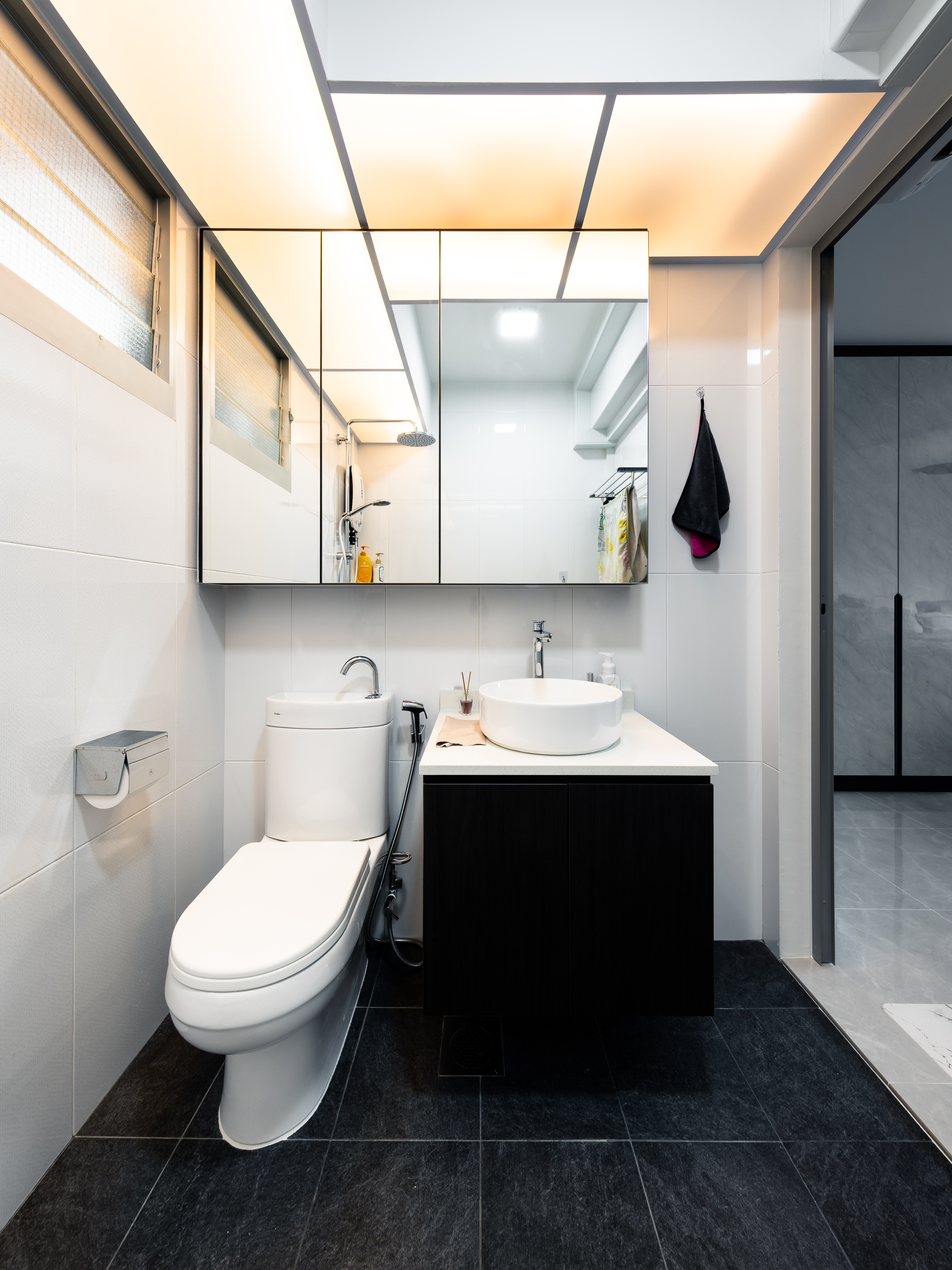 Modern Design - Bathroom - HDB 4 Room - Design by U-Home Interior Design Pte Ltd