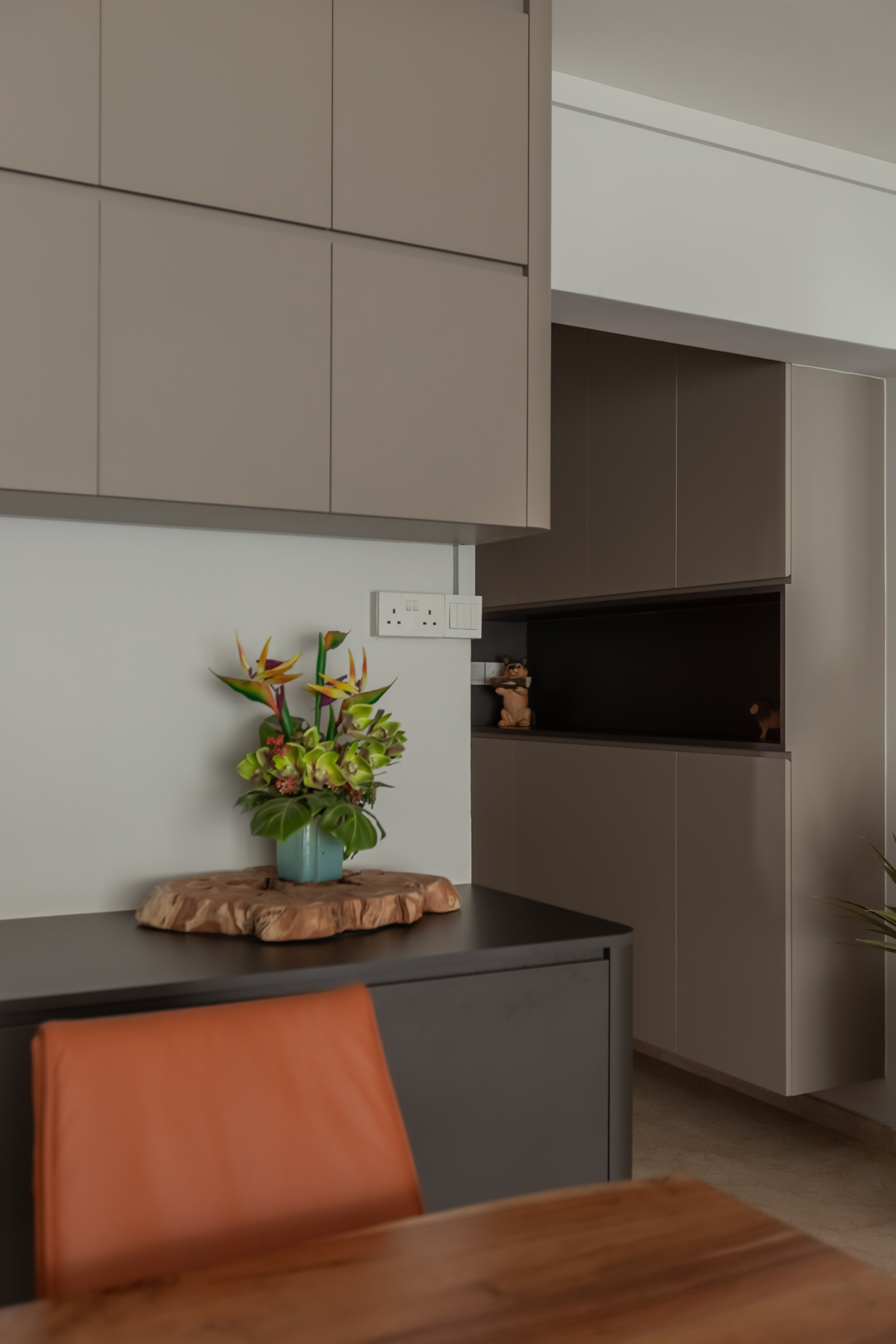 Contemporary, Modern Design - Dining Room - HDB Executive Apartment - Design by U-Home Interior Design Pte Ltd
