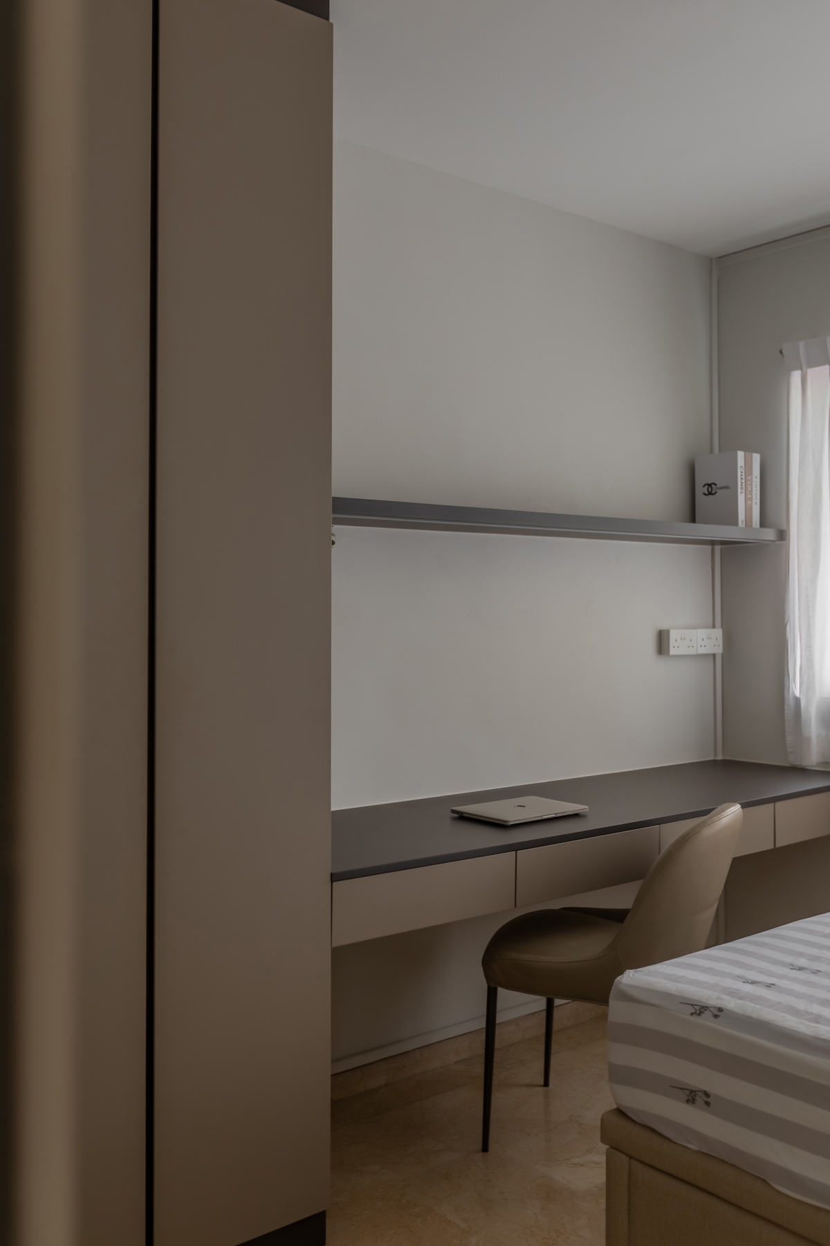 Contemporary, Modern Design - Bedroom - HDB Executive Apartment - Design by U-Home Interior Design Pte Ltd