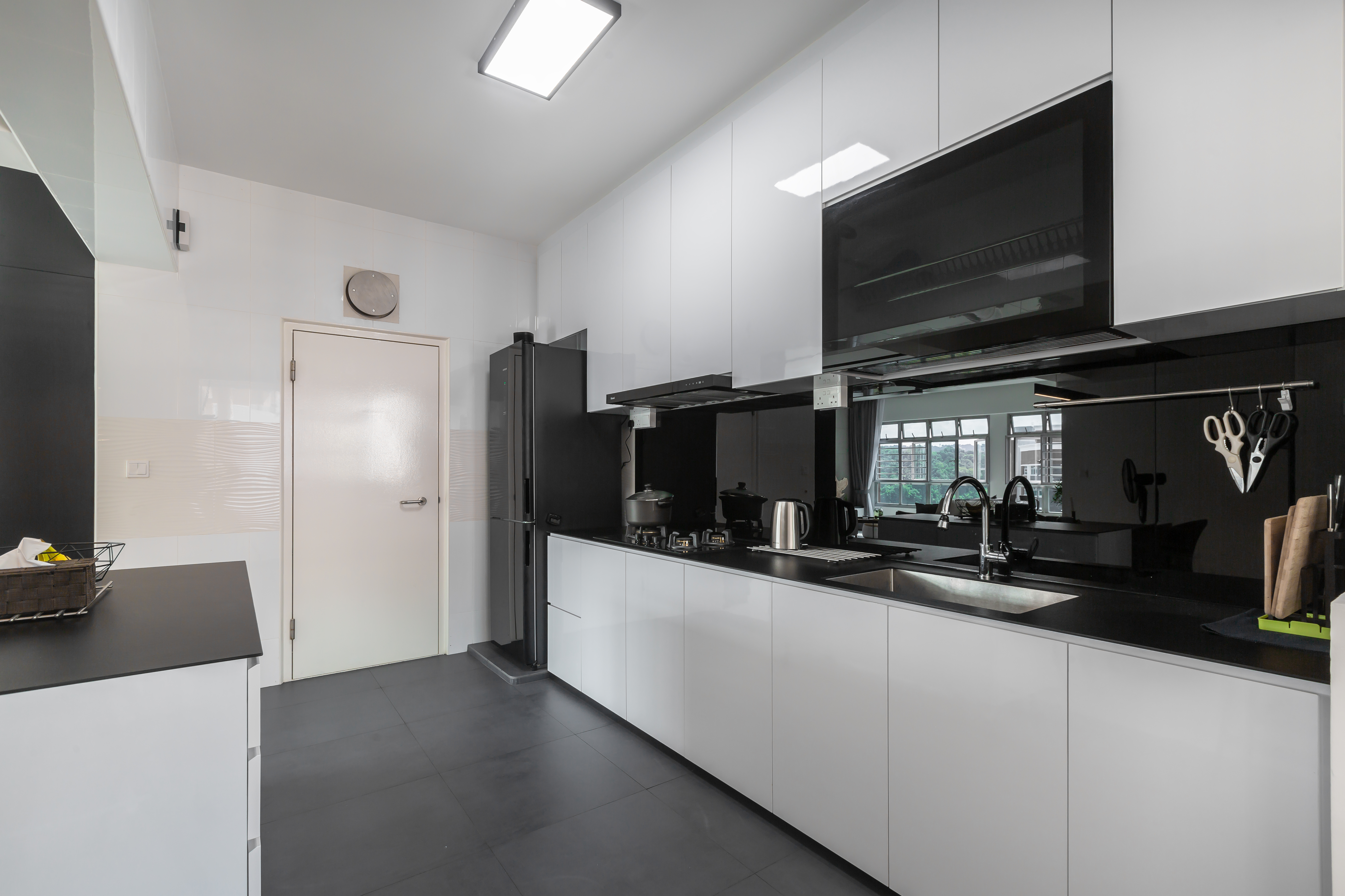 Modern Design - Kitchen - HDB 5 Room - Design by U-Home Interior Design Pte Ltd