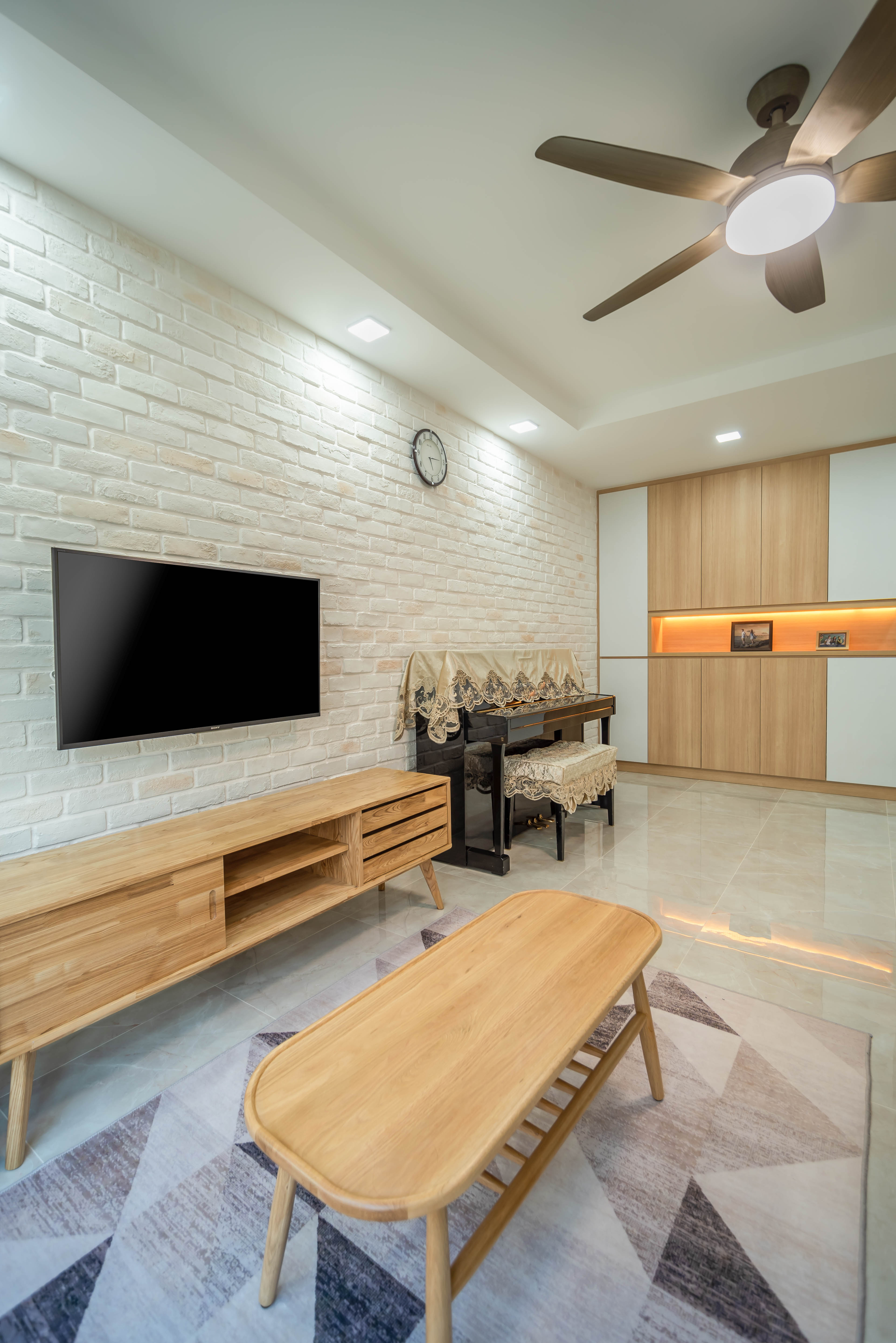  Design - Living Room - HDB 4 Room - Design by U-Home Interior Design Pte Ltd