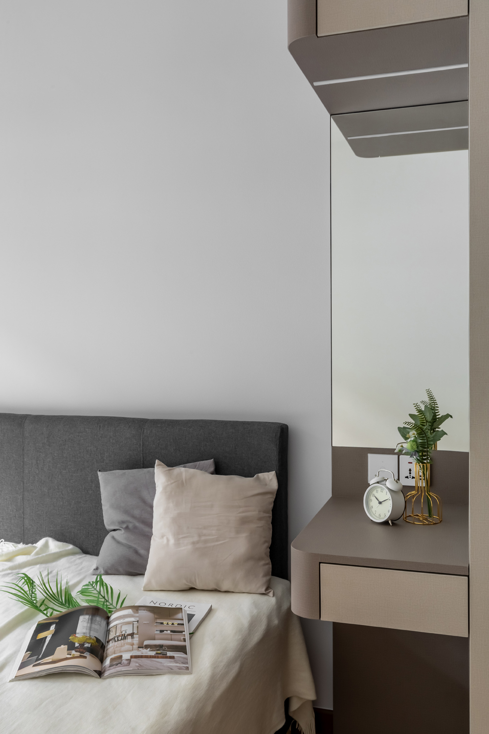 Modern Design - Bedroom - HDB 4 Room - Design by U-Home Interior Design Pte Ltd