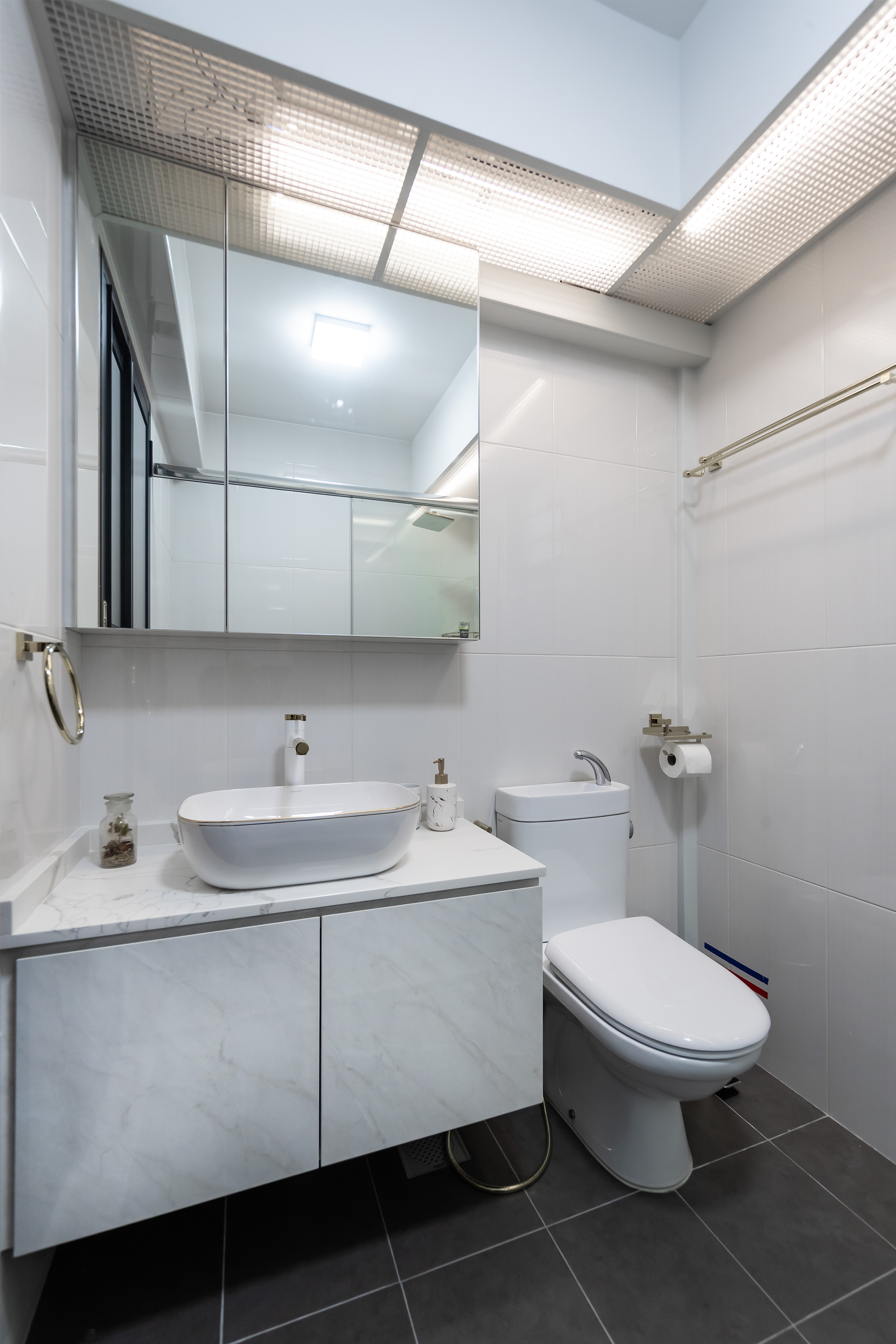 Modern Design - Bathroom - HDB 5 Room - Design by U-Home Interior Design Pte Ltd