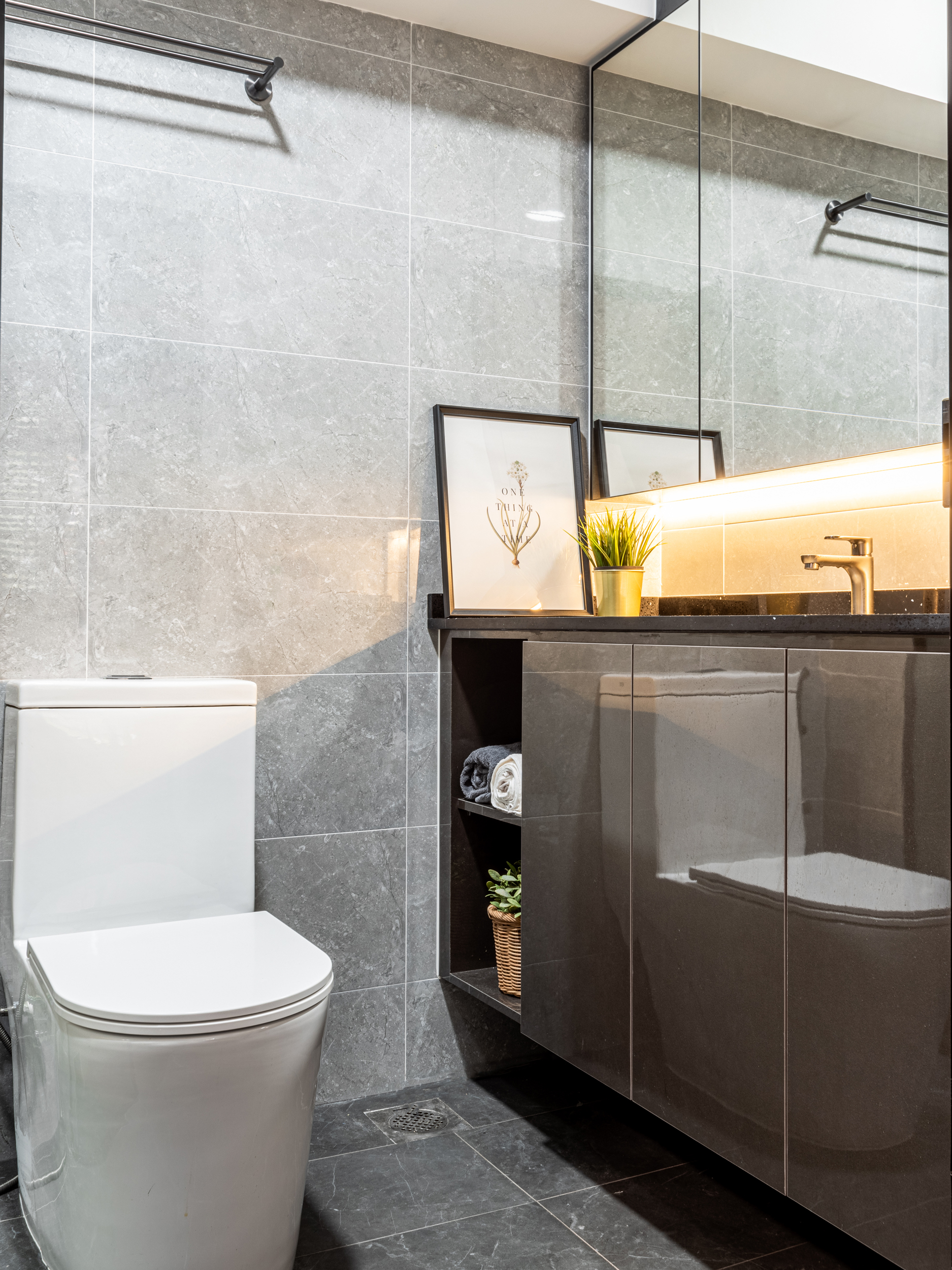 Contemporary, Modern Design - Bathroom - HDB 5 Room - Design by U-Home Interior Design Pte Ltd