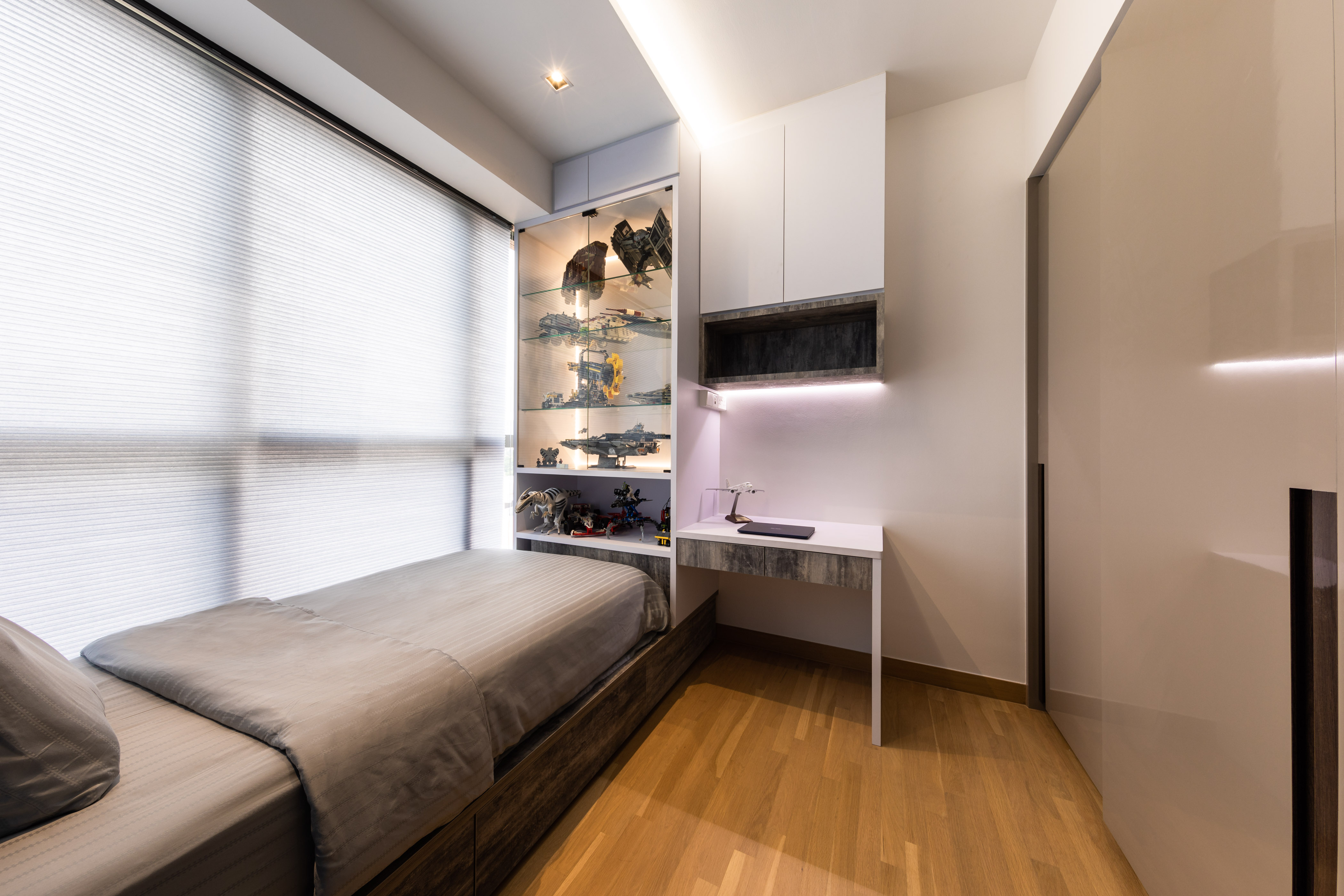 Modern Design - Bedroom - Condominium - Design by U-Home Interior Design Pte Ltd