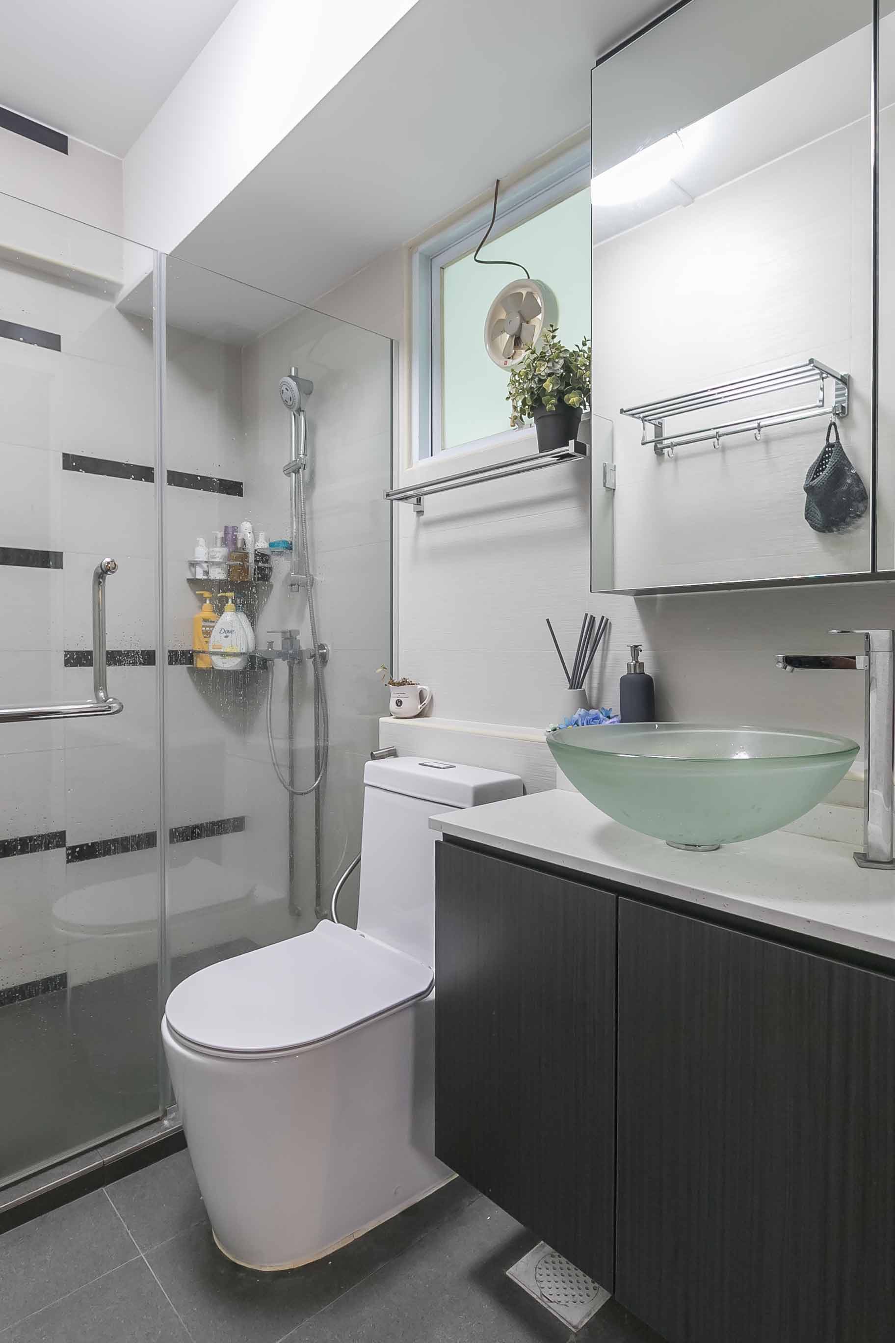 Modern Design - Bathroom - HDB 4 Room - Design by U-Home Interior Design Pte Ltd