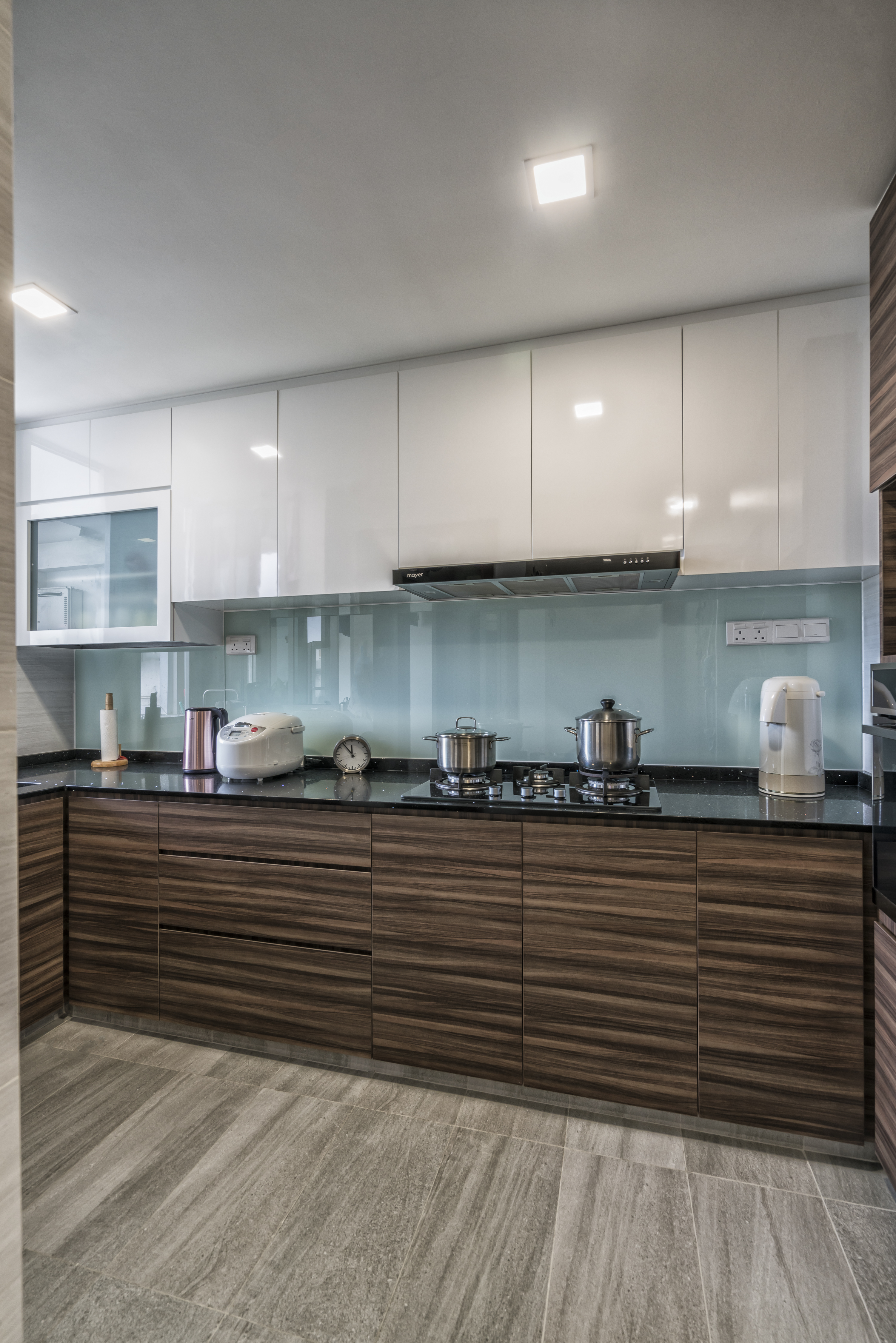 Modern Design - Kitchen - Condominium - Design by U-Home Interior Design Pte Ltd