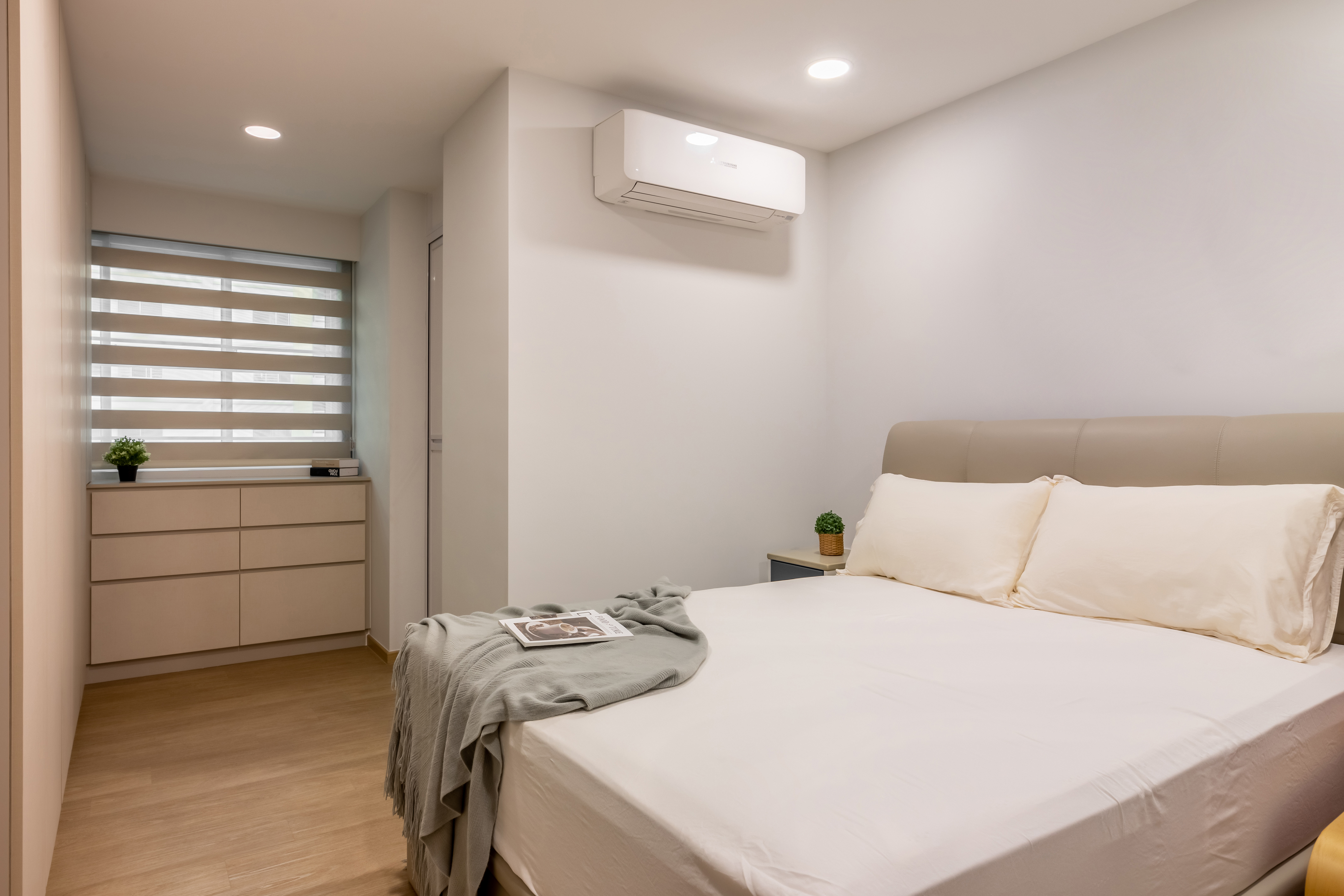 Minimalist Design - Bedroom - HDB 5 Room - Design by U-Home Interior Design Pte Ltd