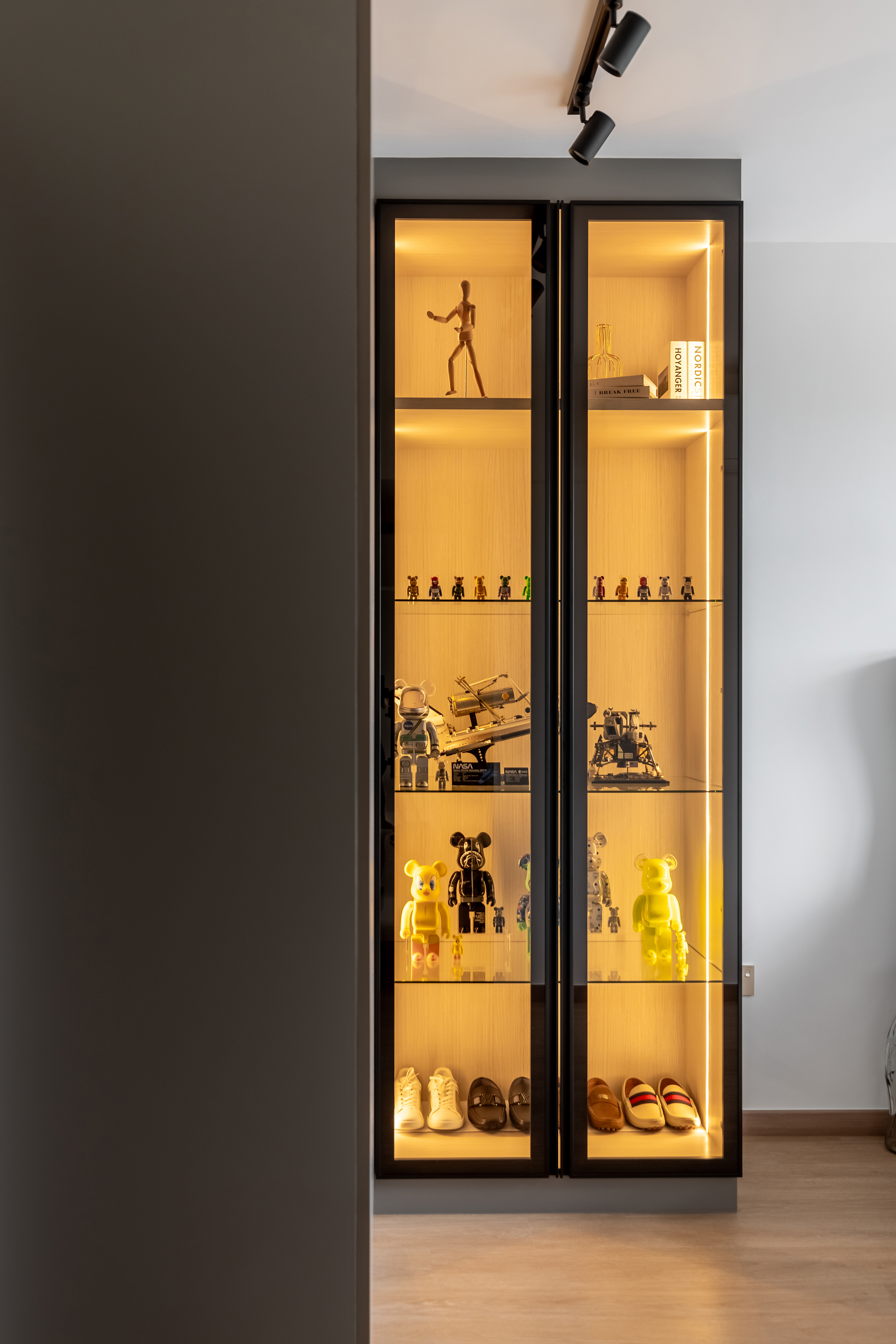 Contemporary, Minimalist, Modern Design - Bedroom - HDB 4 Room - Design by U-Home Interior Design Pte Ltd