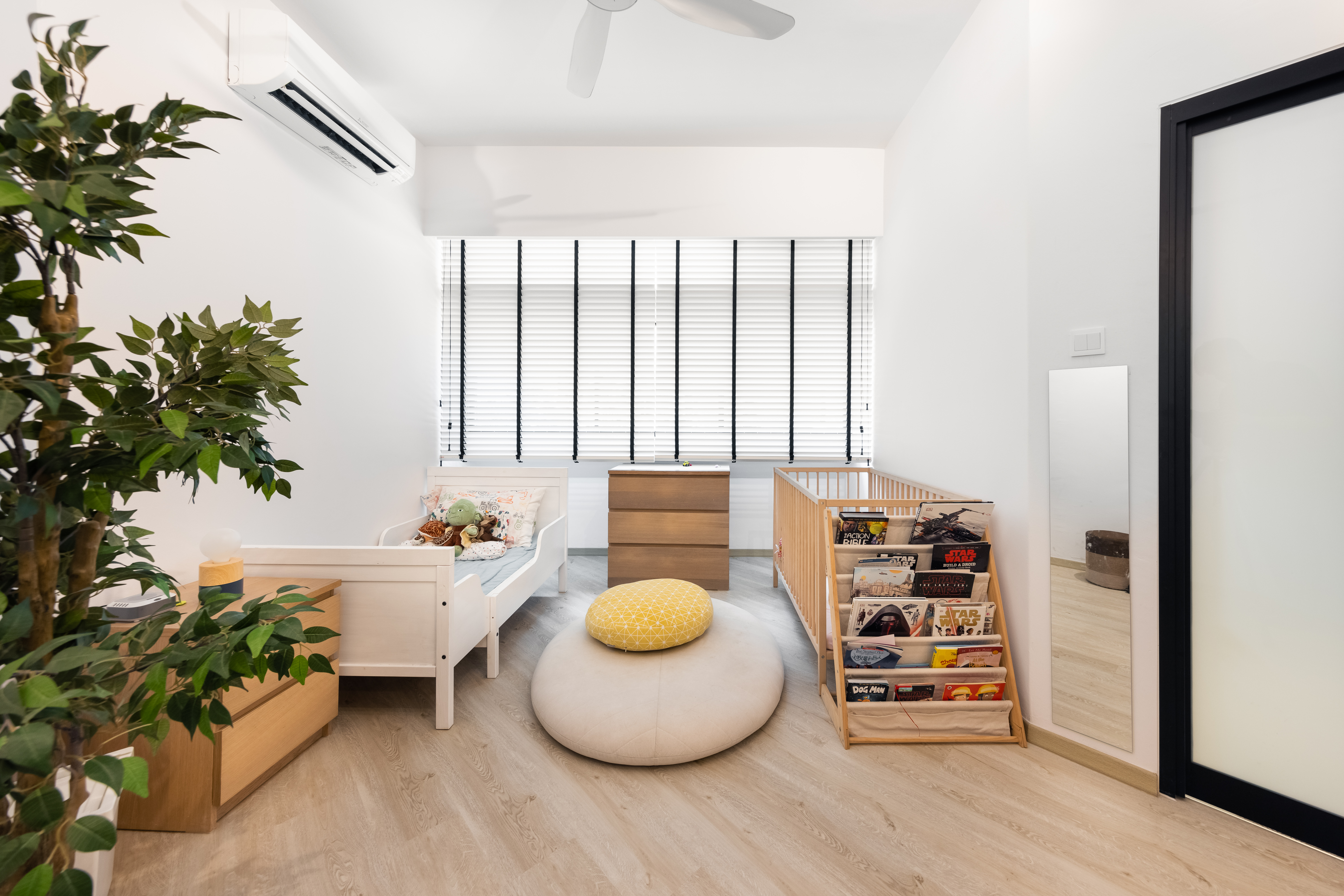Minimalist, Scandinavian Design - Bedroom - Condominium - Design by U-Home Interior Design Pte Ltd