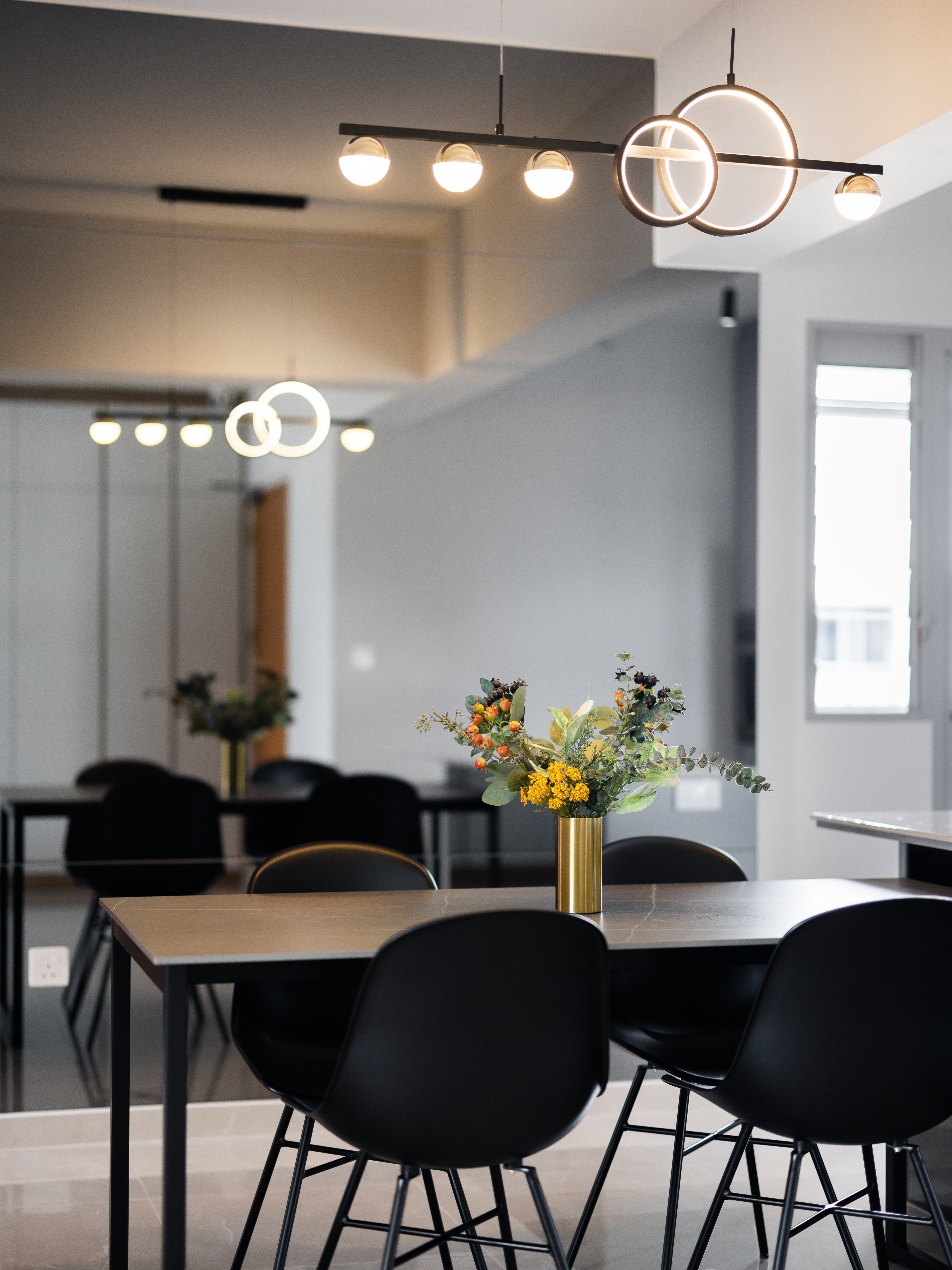 Contemporary Design - Dining Room - HDB 5 Room - Design by U-Home Interior Design Pte Ltd