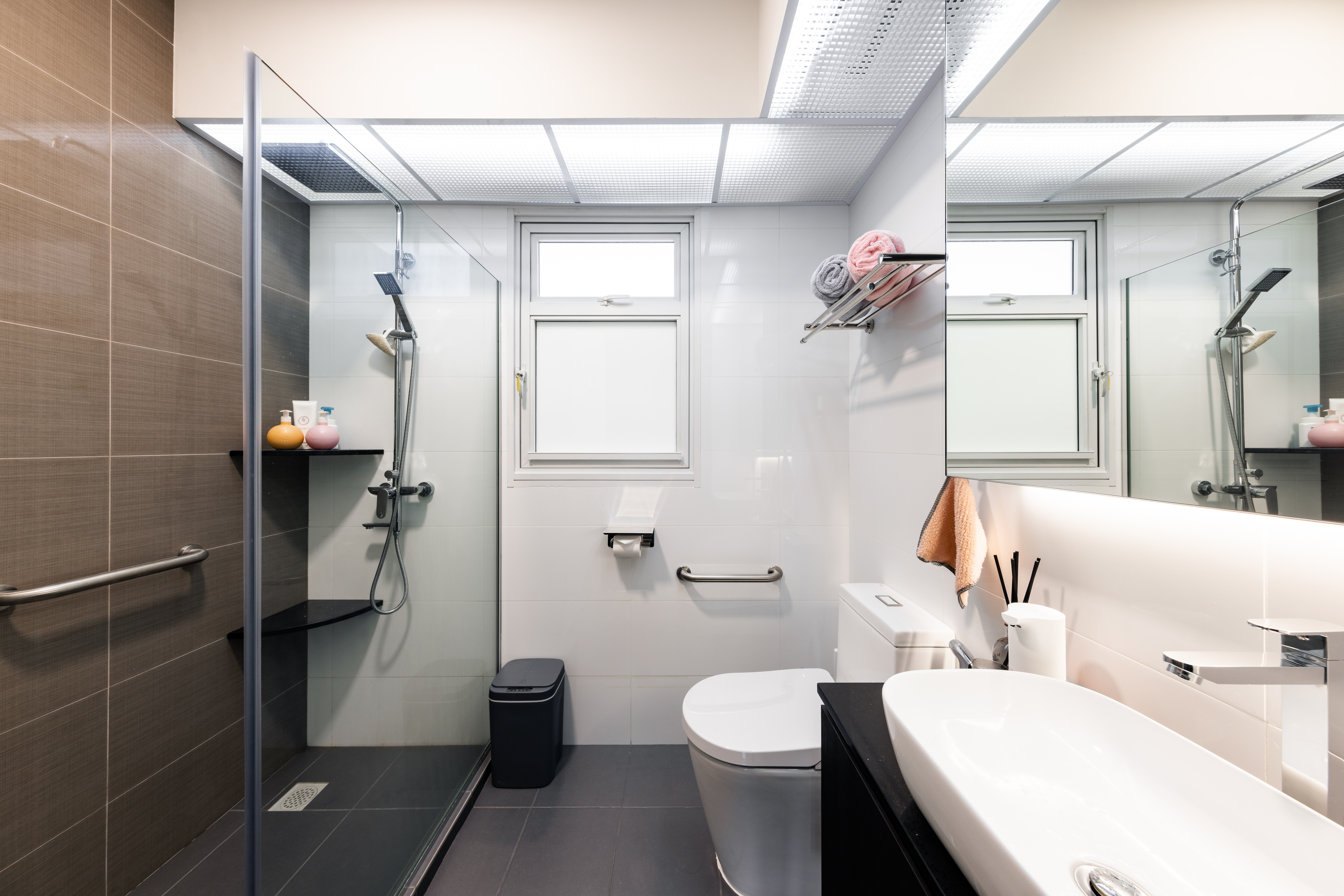 Contemporary, Industrial, Modern Design - Bathroom - HDB 5 Room - Design by U-Home Interior Design Pte Ltd