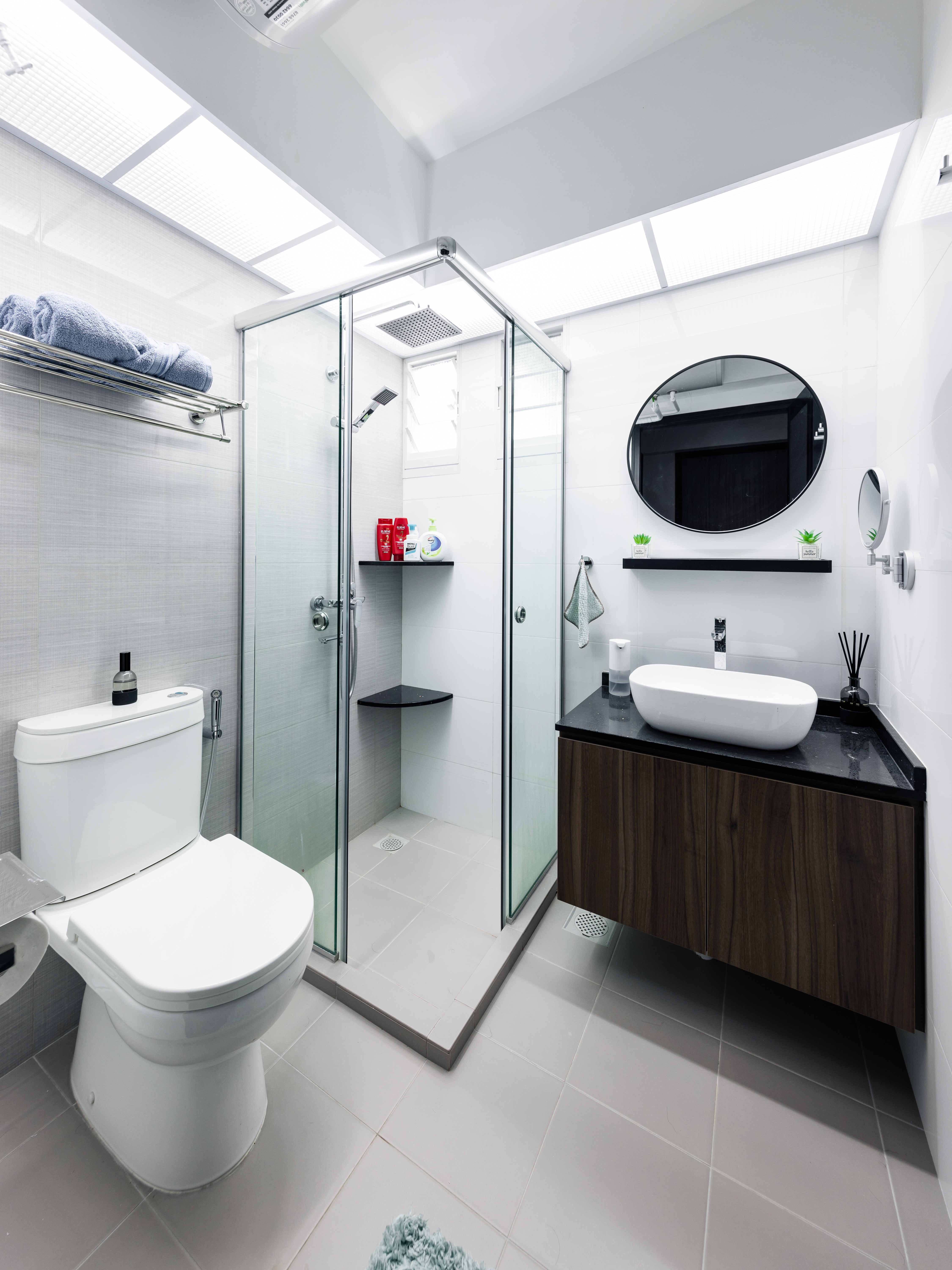 Contemporary, Industrial, Modern Design - Bathroom - HDB 5 Room - Design by U-Home Interior Design Pte Ltd