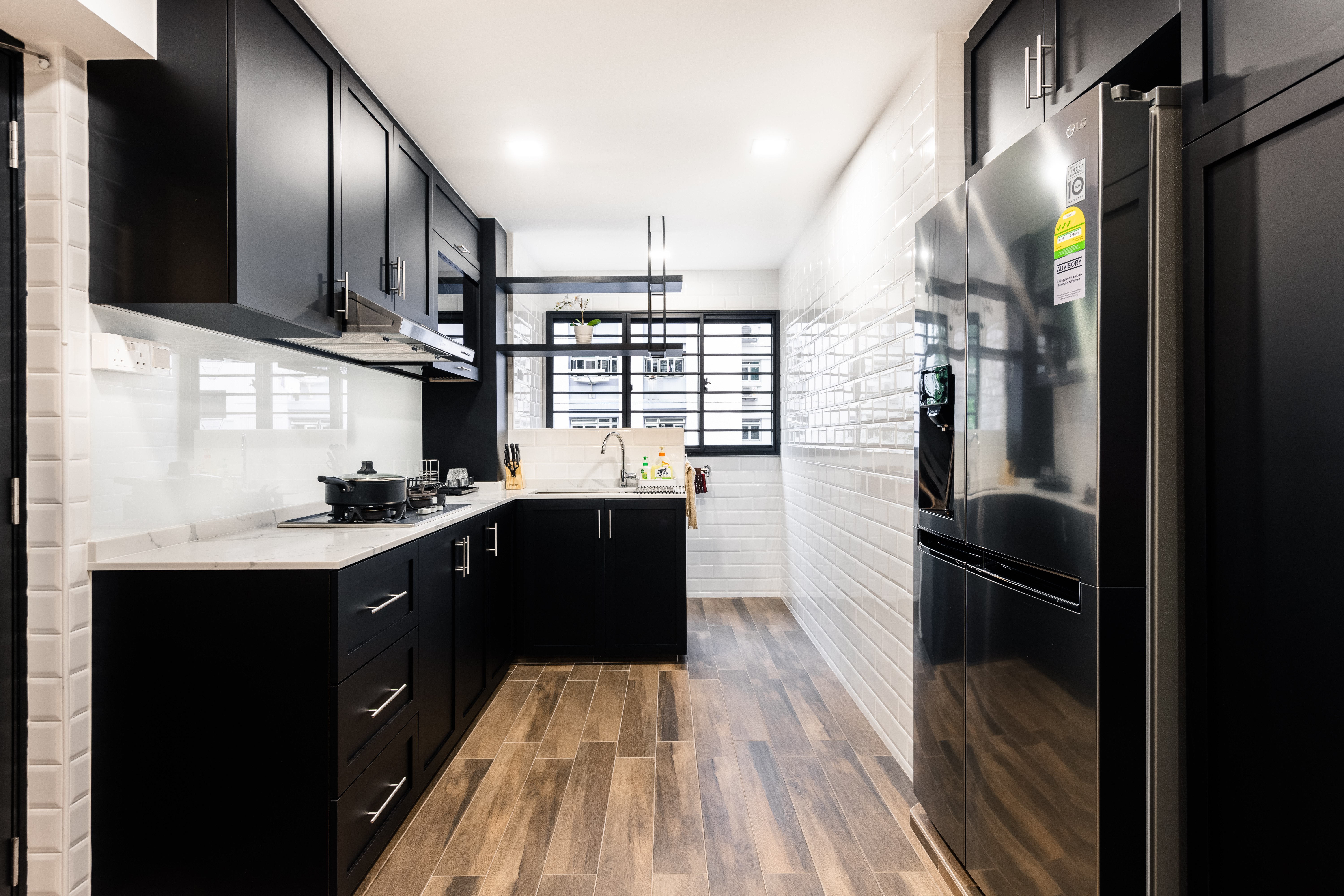 Contemporary, Modern Design - Kitchen - HDB Executive Apartment - Design by U-Home Interior Design Pte Ltd