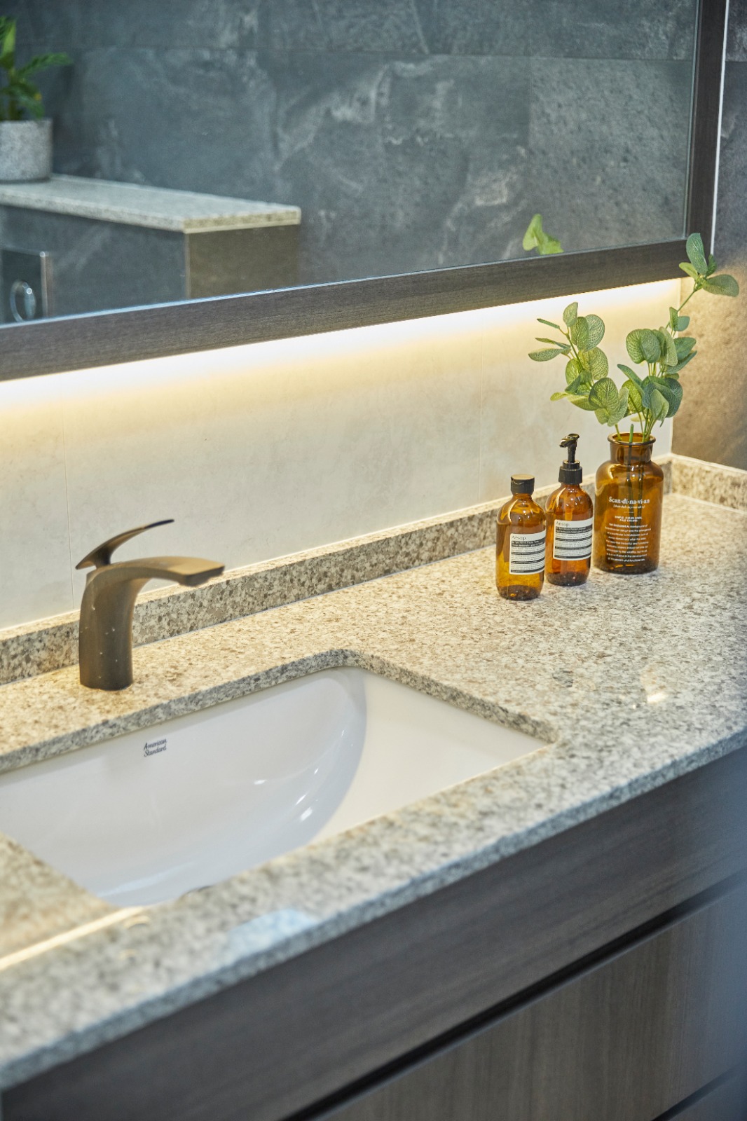 Minimalist Design - Bathroom - Landed House - Design by Ultra Space Design