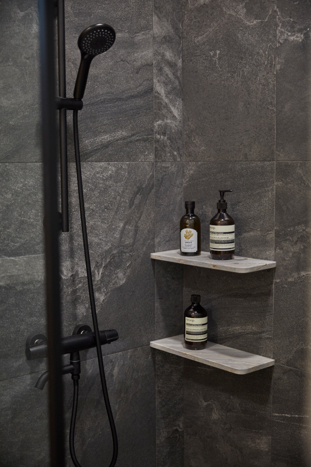 Minimalist Design - Bathroom - Landed House - Design by Ultra Space Design